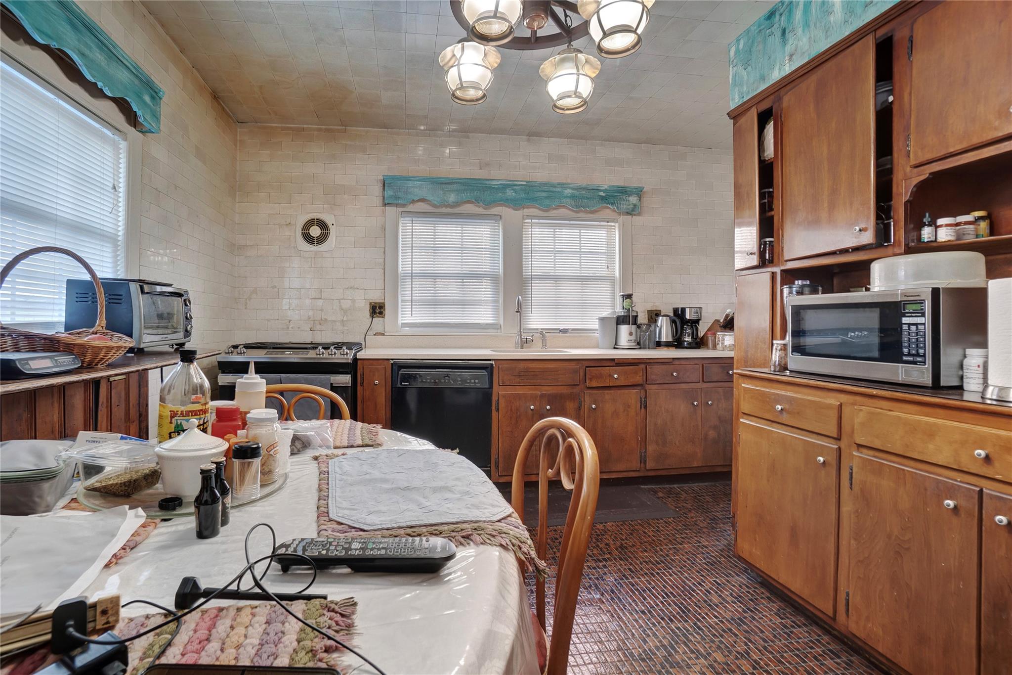 1050 Dickens Street, Far Rockaway, NY 11691