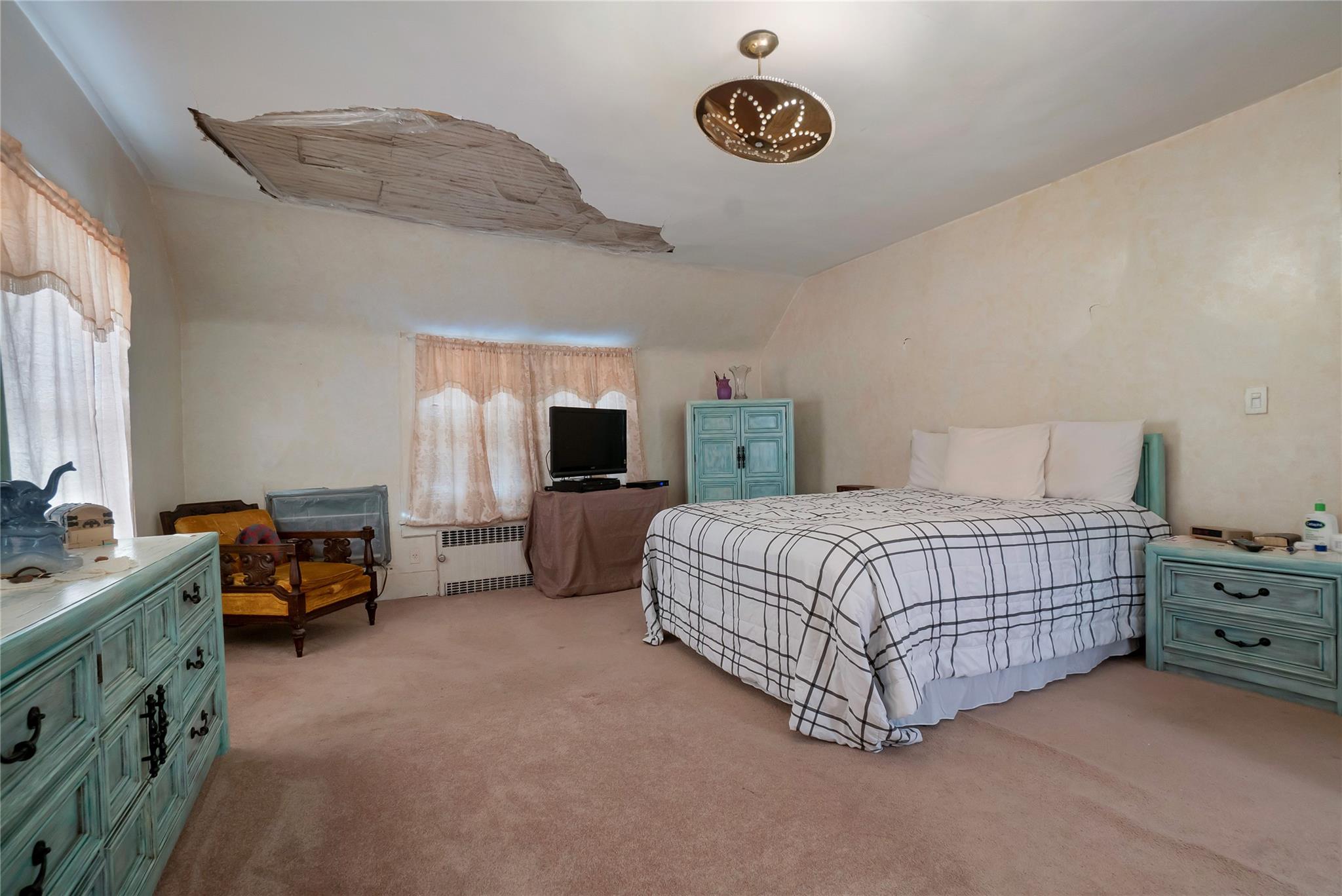 1050 Dickens Street, Far Rockaway, NY 11691