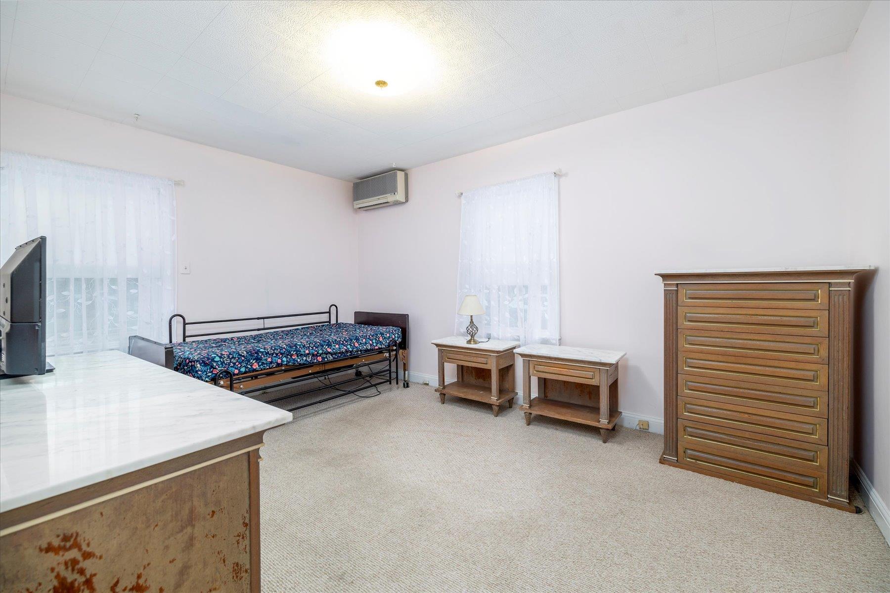 360 Foch Boulevard, Mineola, NY 11501