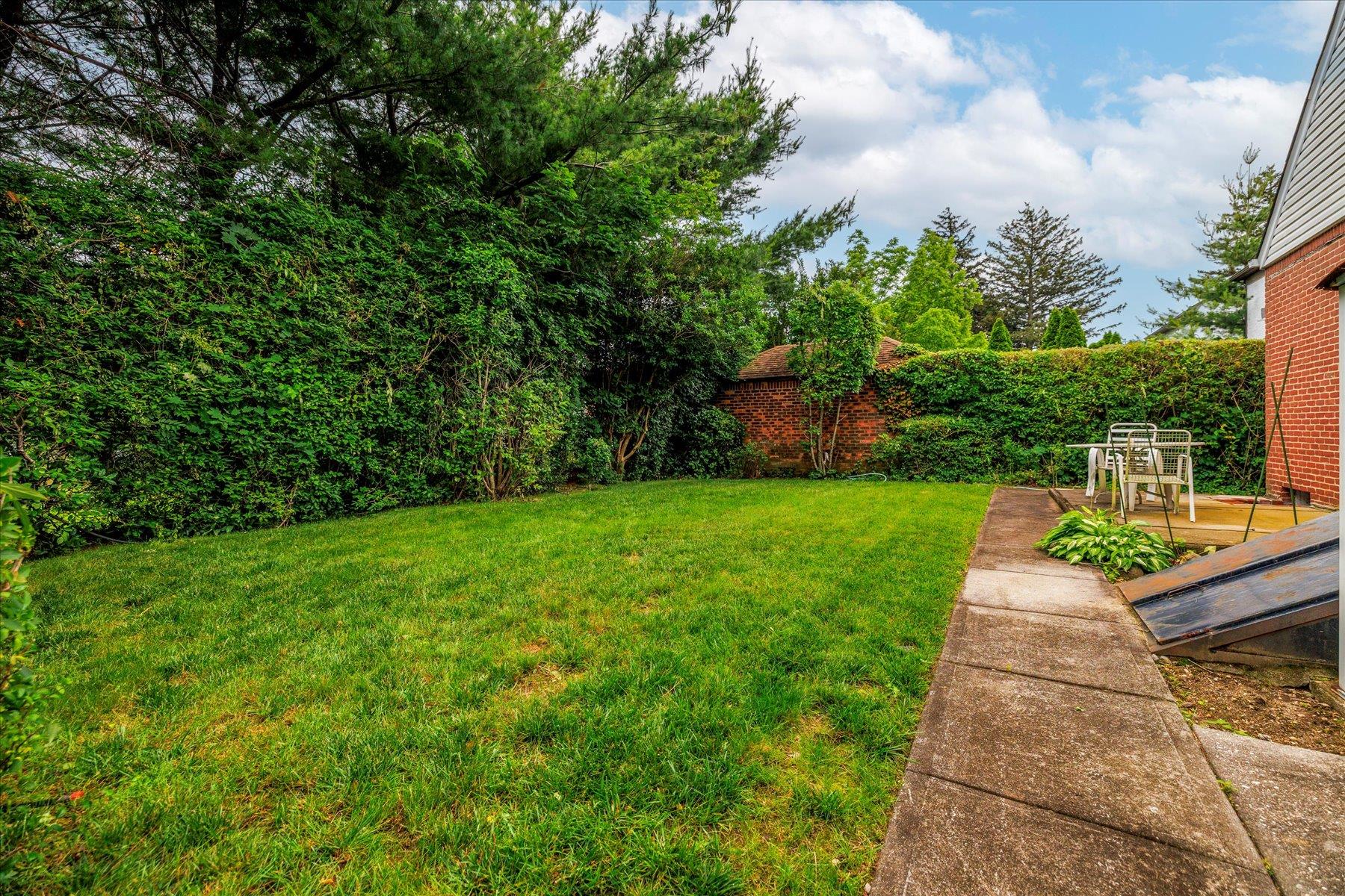 360 Foch Boulevard, Mineola, NY 11501