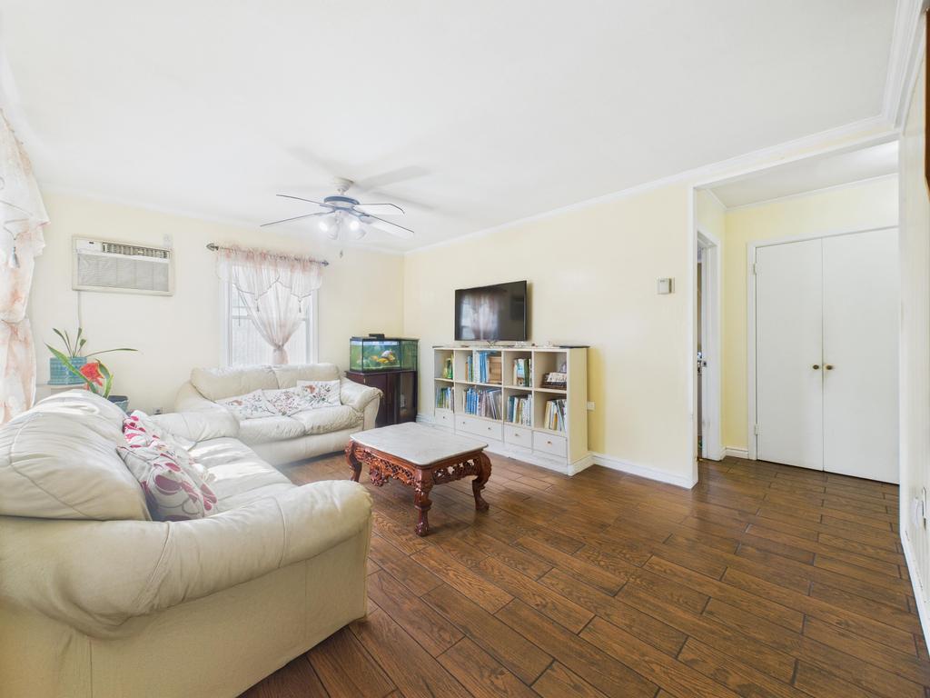 335 Loring Road, Levittown, NY 11756