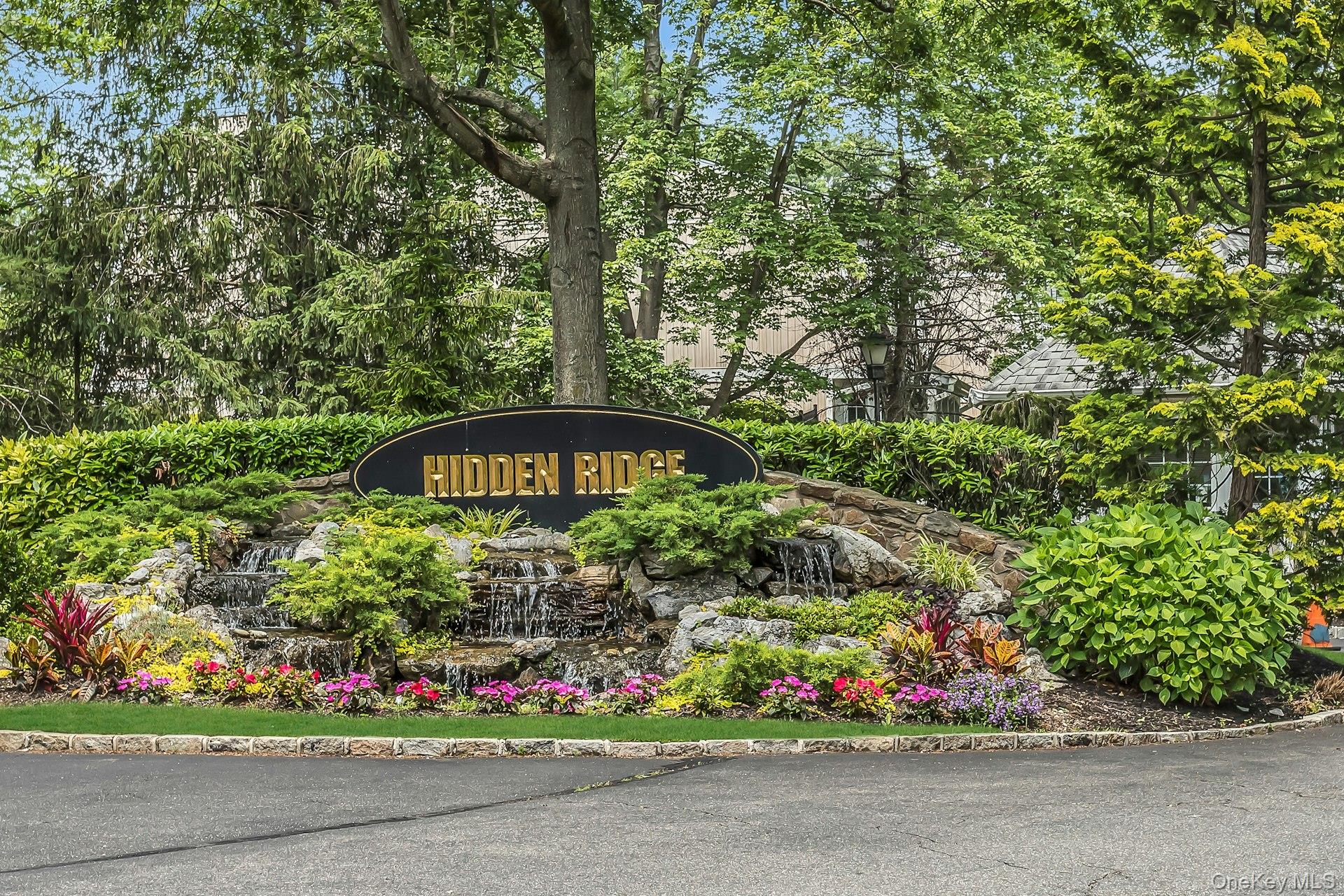 147 The Knoll, Syosset, NY 11791