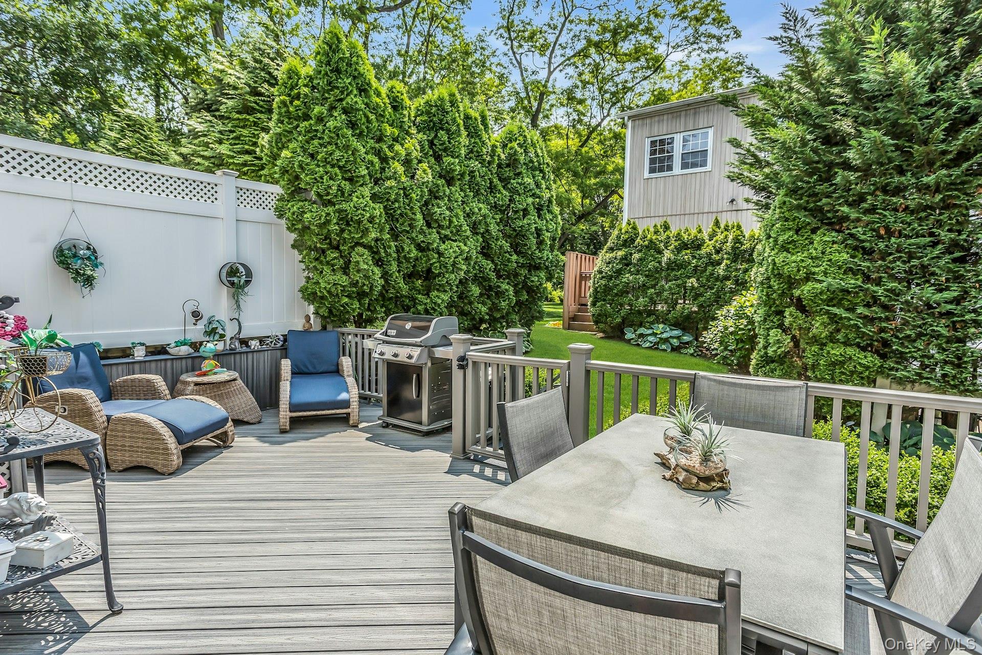 147 The Knoll, Syosset, NY 11791