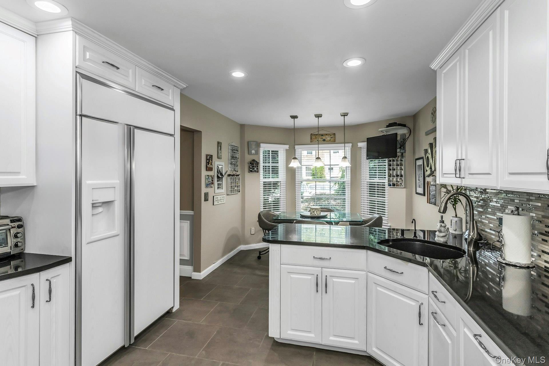 147 The Knoll, Syosset, NY 11791