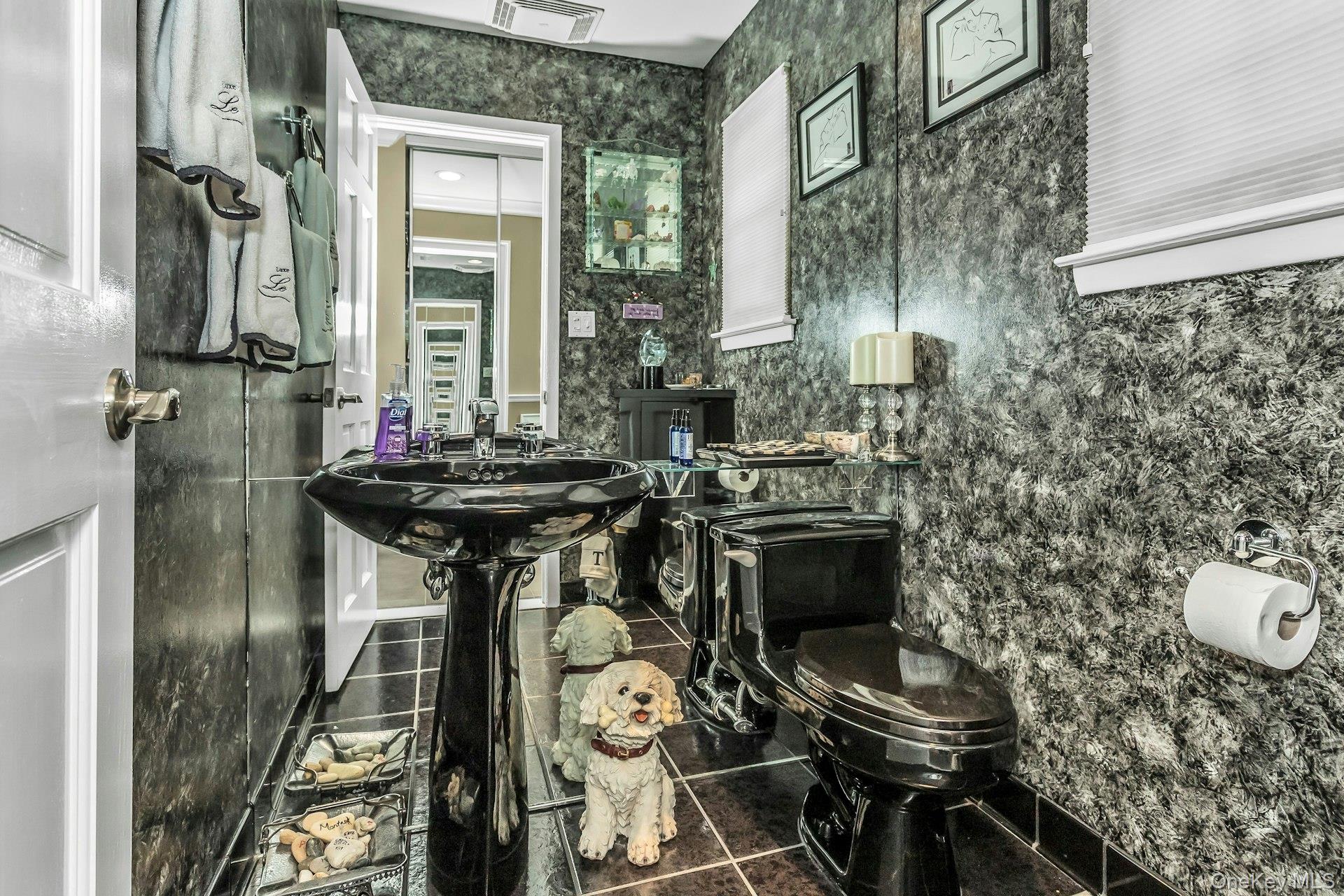 147 The Knoll, Syosset, NY 11791