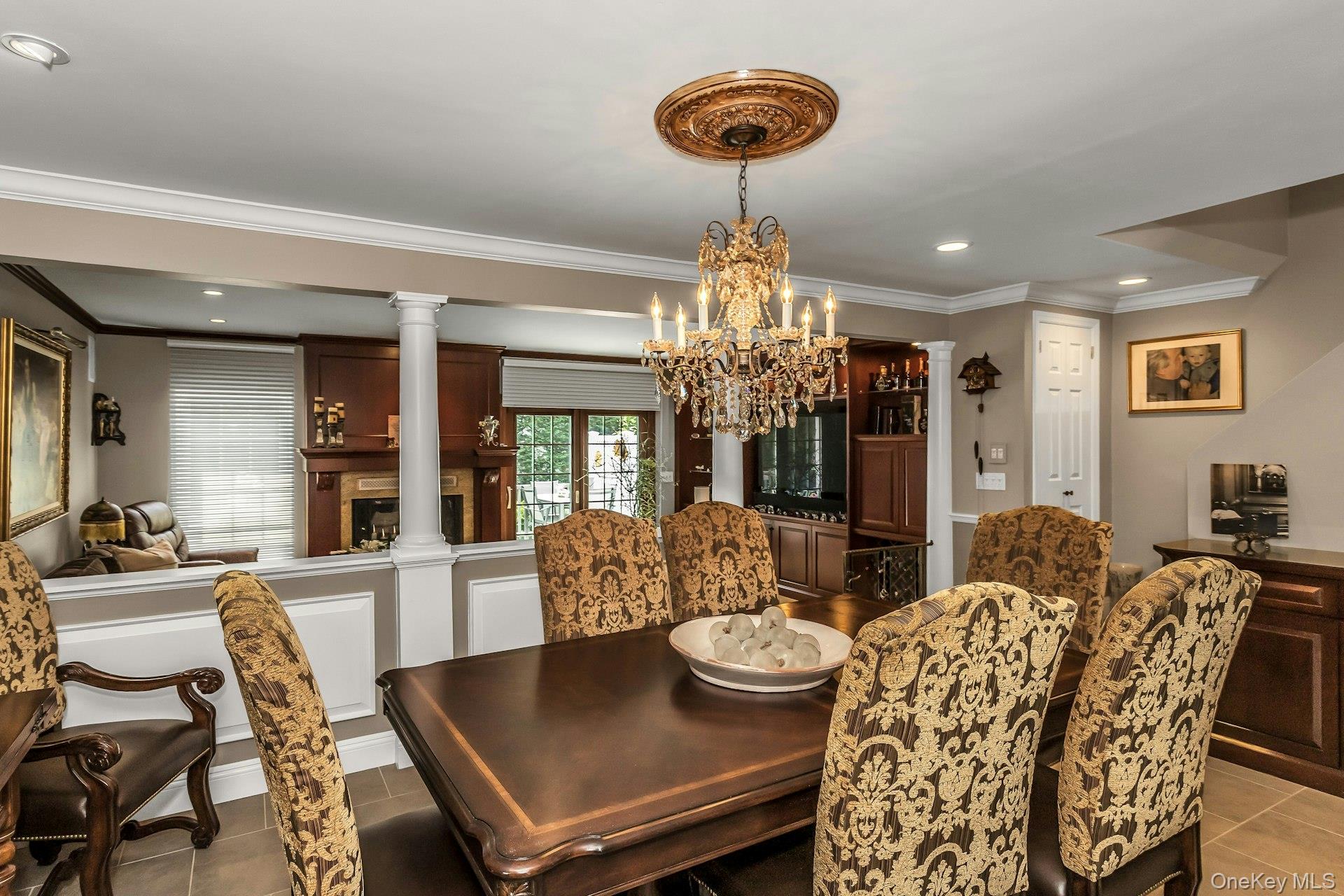 147 The Knoll, Syosset, NY 11791