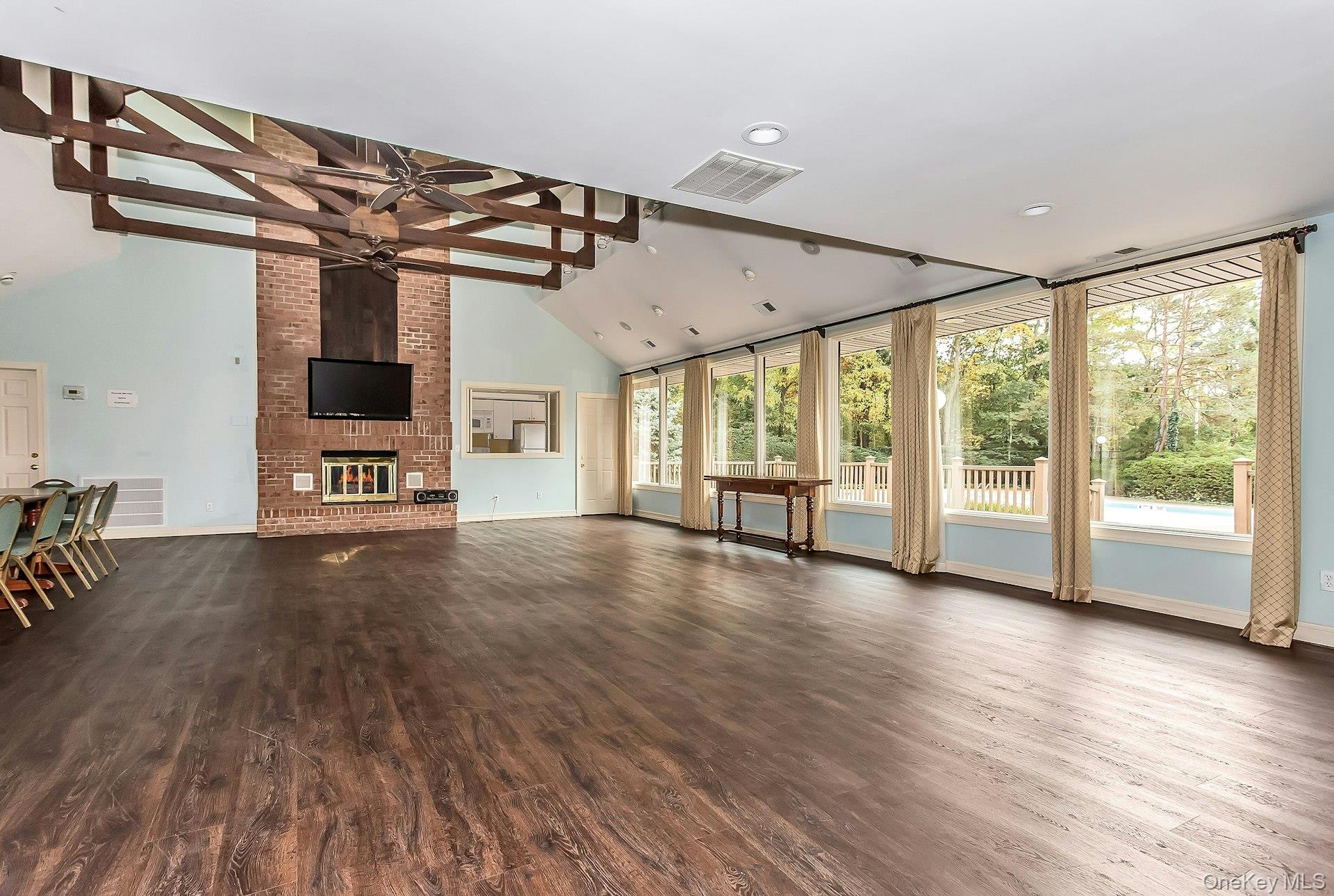 147 The Knoll, Syosset, NY 11791