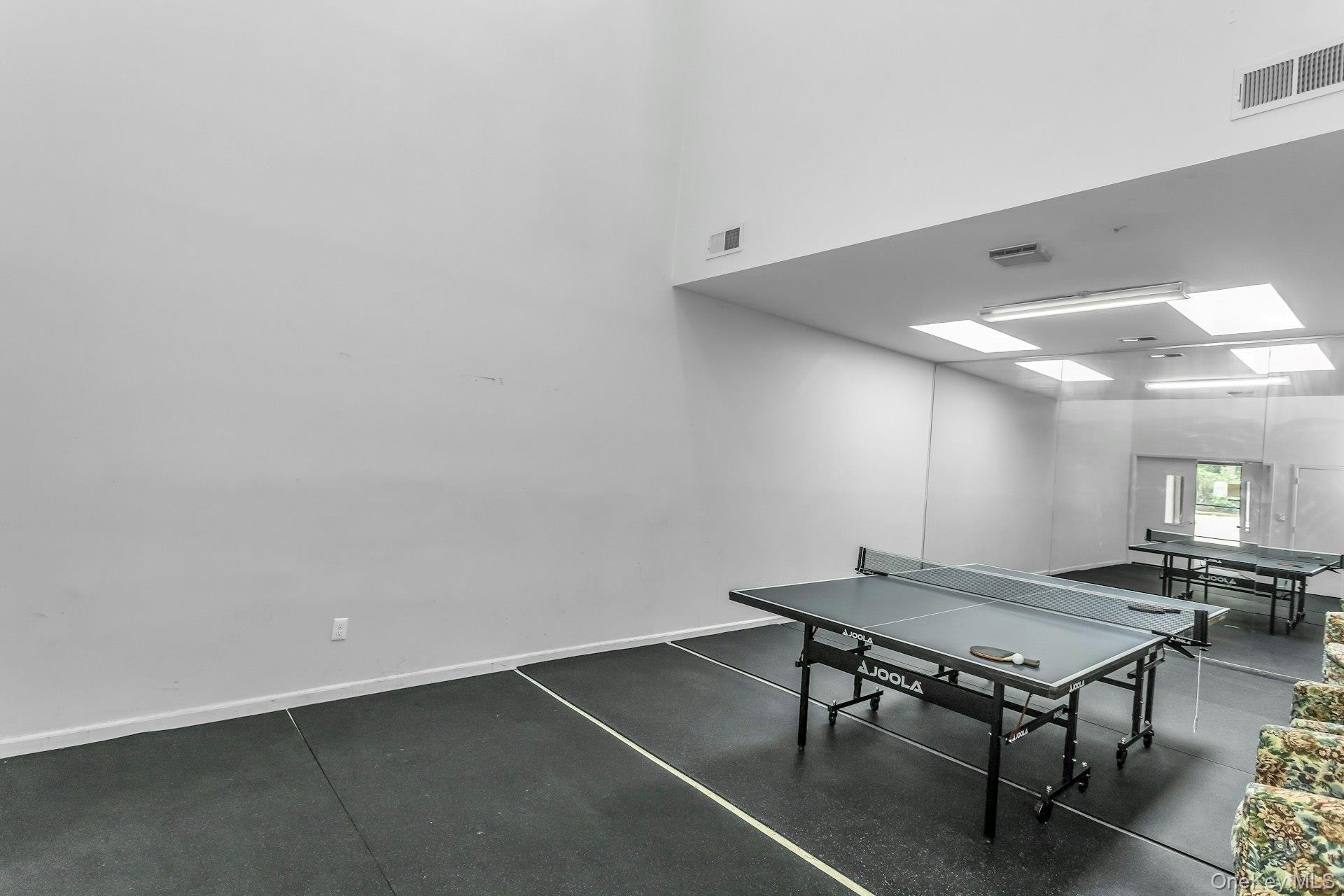 147 The Knoll, Syosset, NY 11791