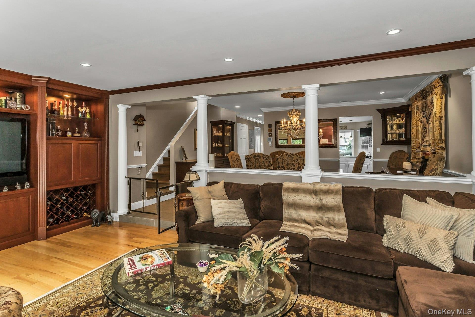 147 The Knoll, Syosset, NY 11791