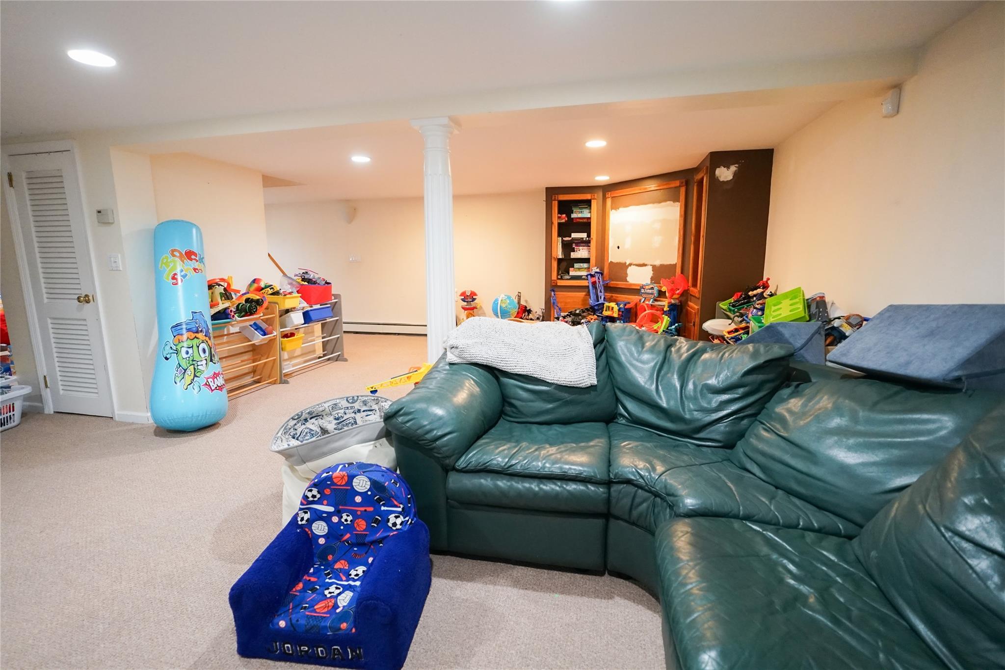 39 Ontario Avenue, Plainview, NY 11803