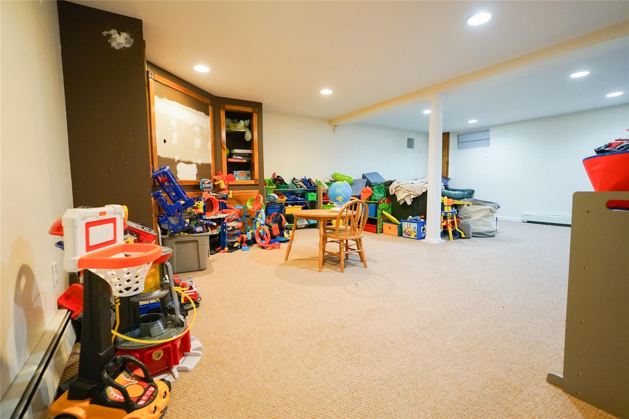 39 Ontario Avenue, Plainview, NY 11803