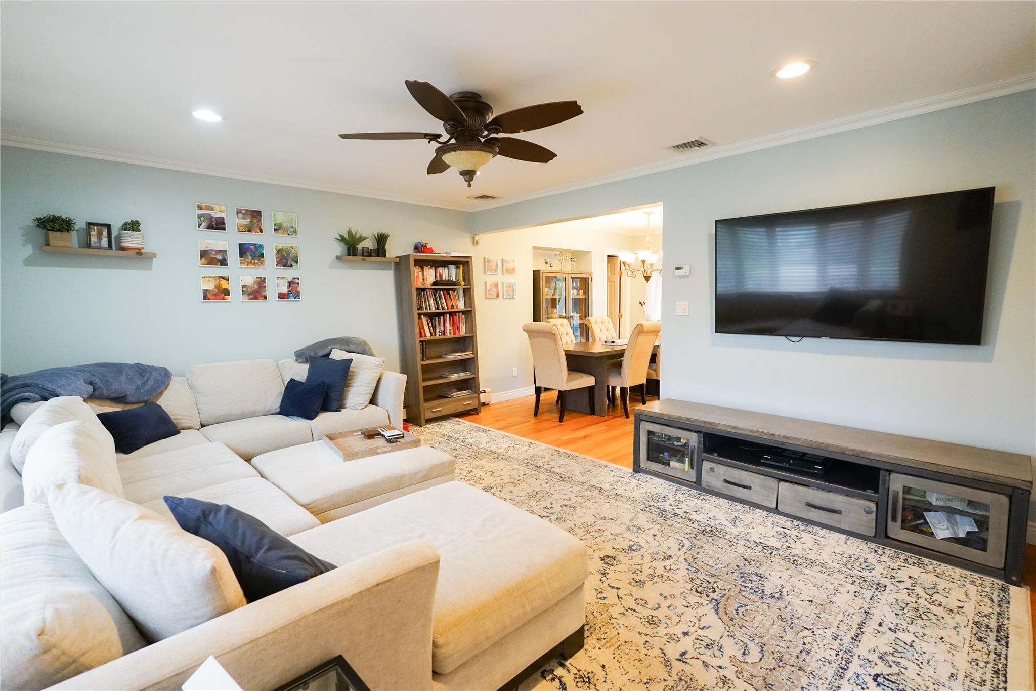 39 Ontario Avenue, Plainview, NY 11803