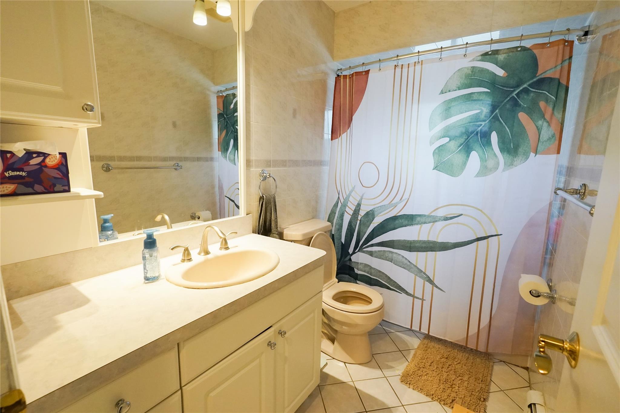 39 Ontario Avenue, Plainview, NY 11803