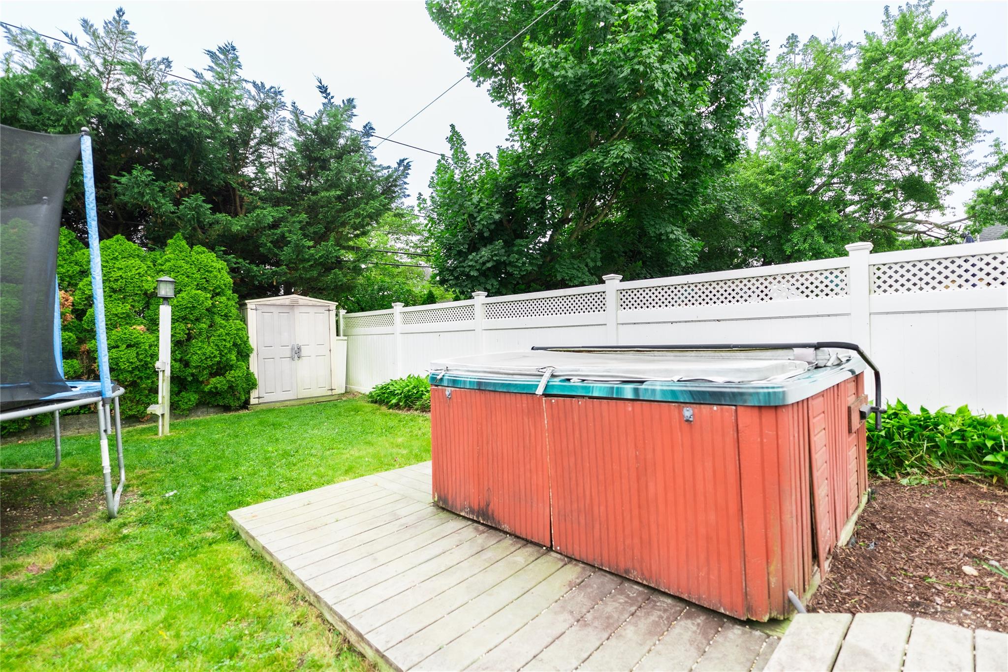 39 Ontario Avenue, Plainview, NY 11803