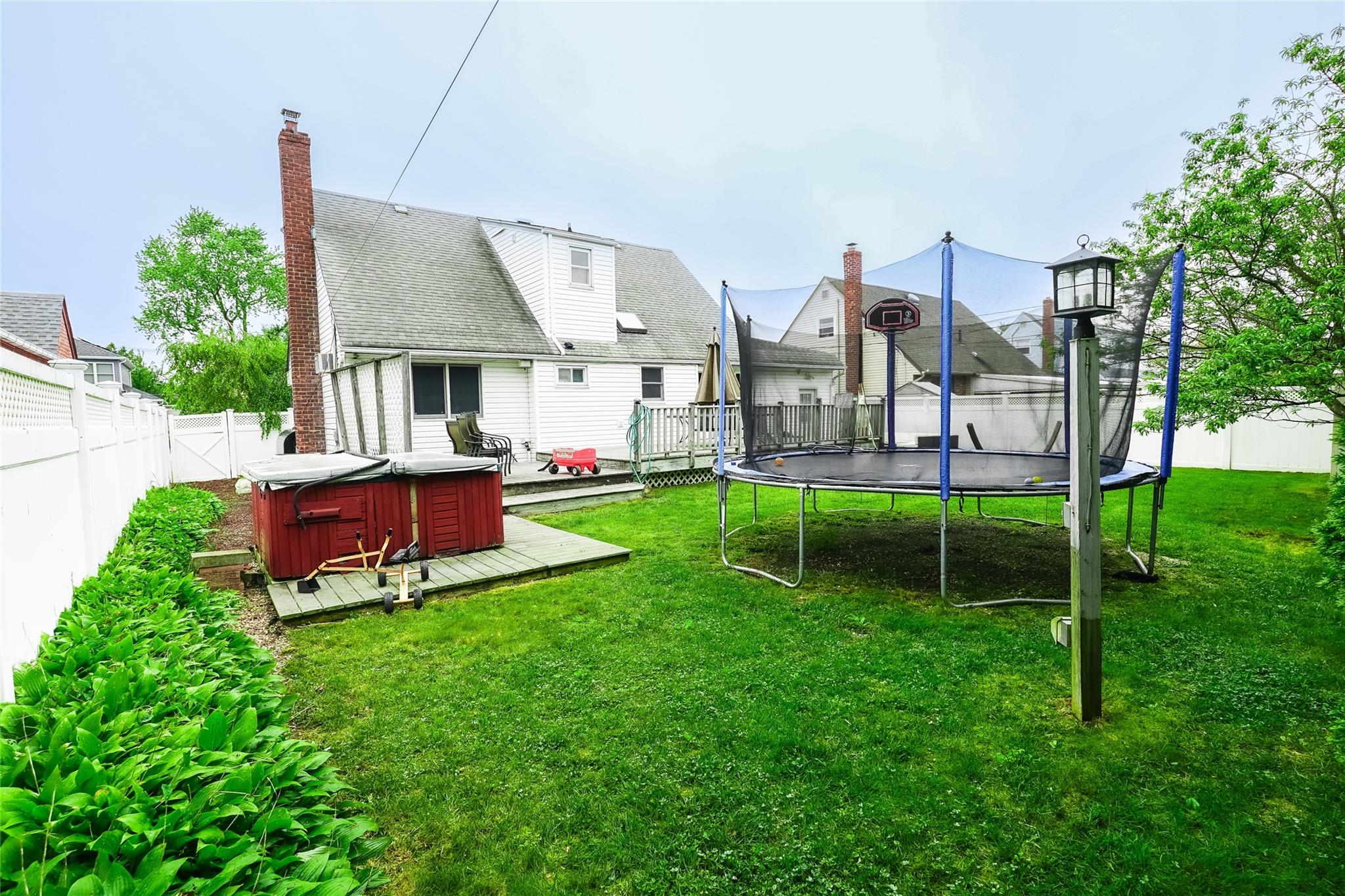 39 Ontario Avenue, Plainview, NY 11803