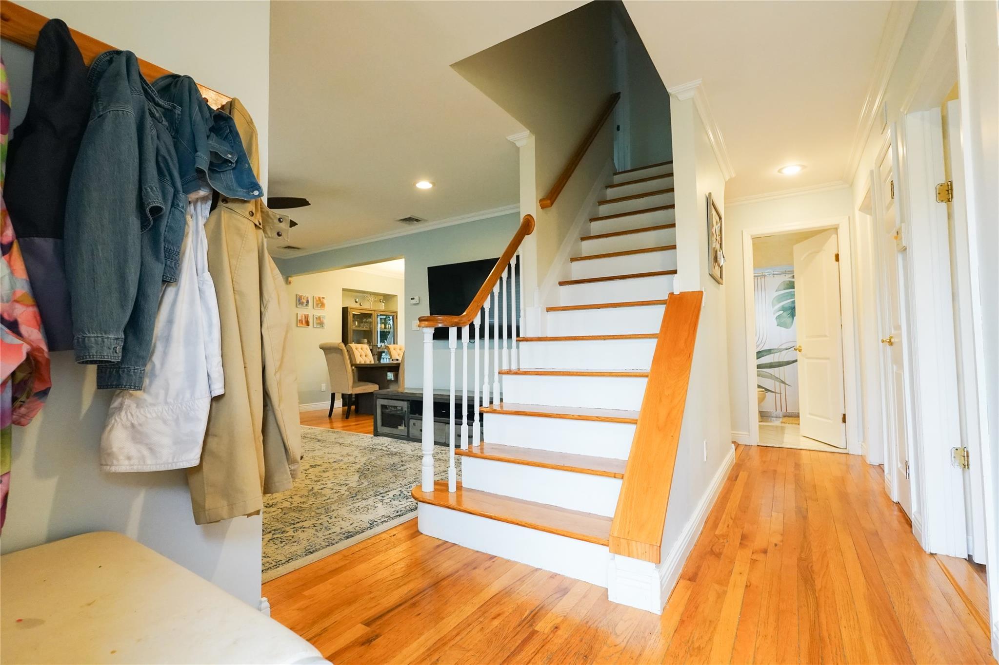 39 Ontario Avenue, Plainview, NY 11803