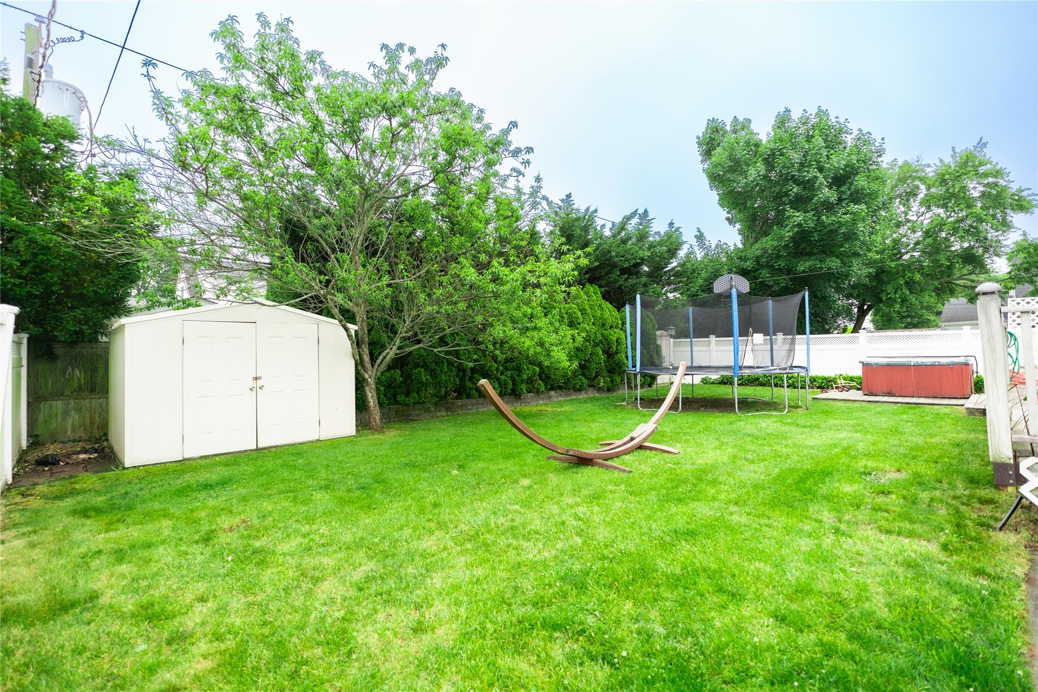 39 Ontario Avenue, Plainview, NY 11803