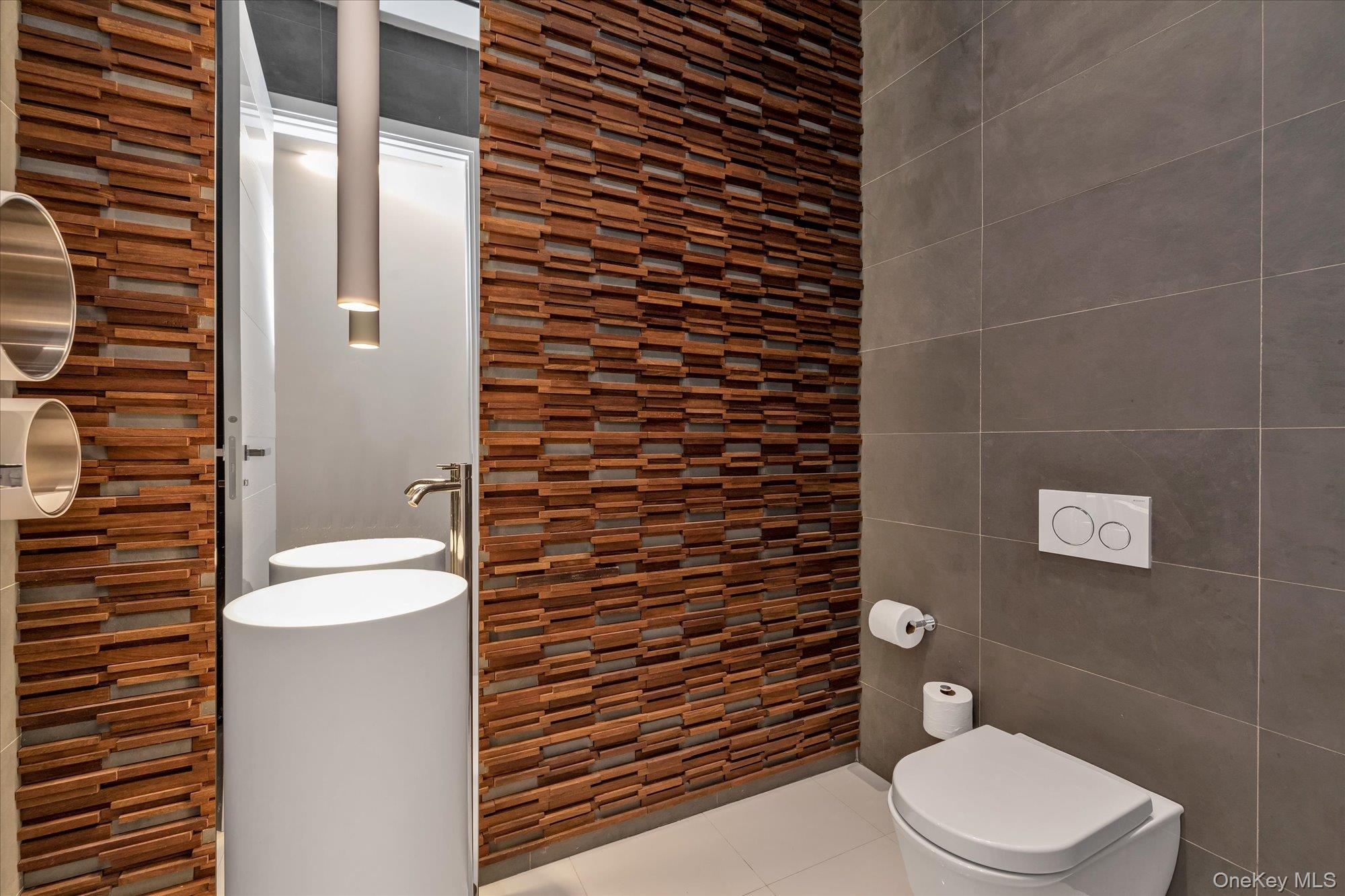 1555 Stevenson Road, Hewlett, NY 11557