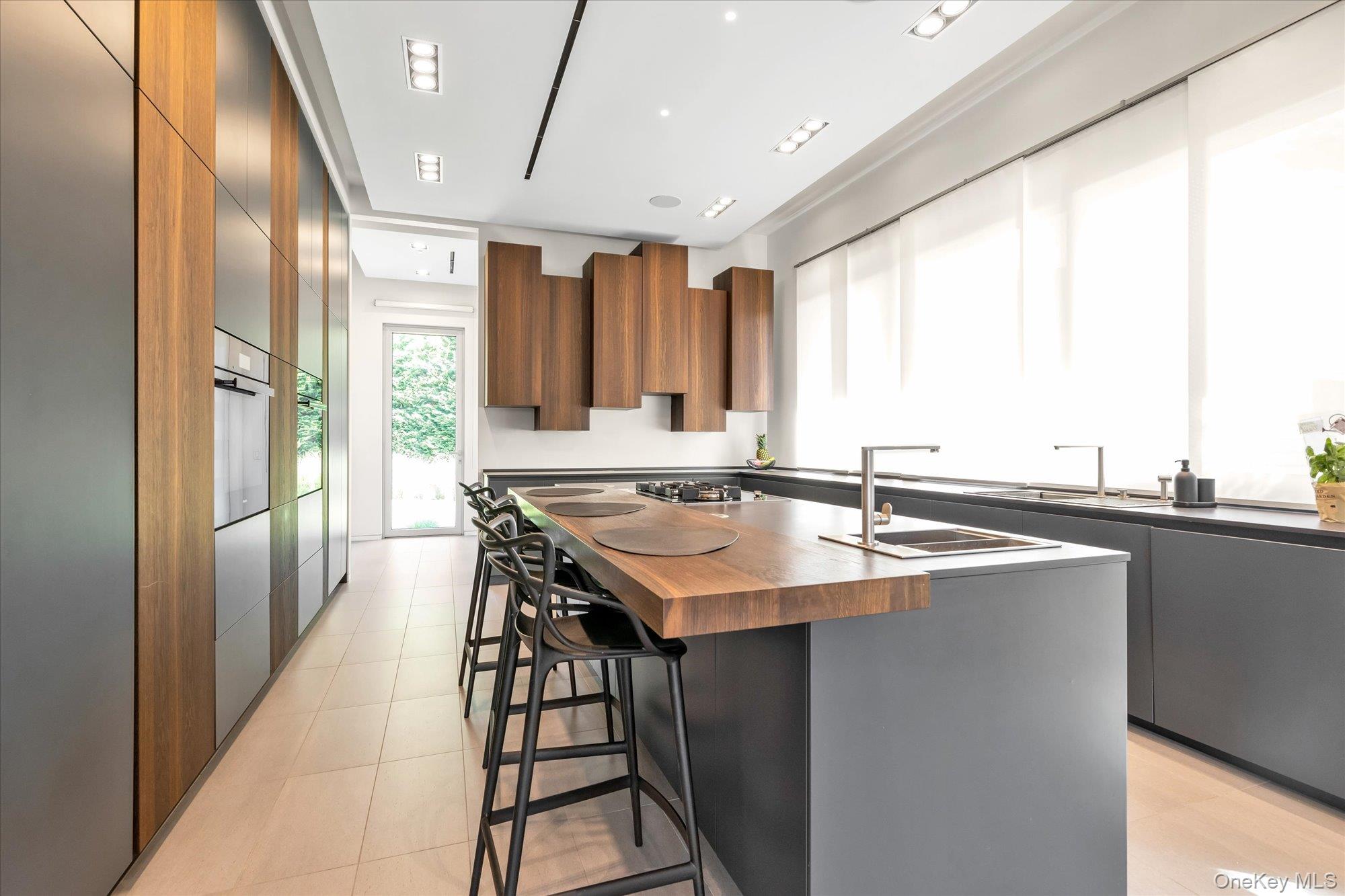 1555 Stevenson Road, Hewlett, NY 11557