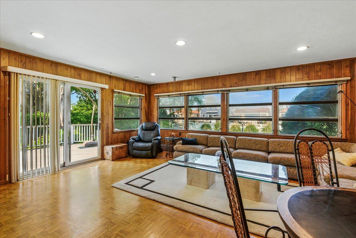 189 Blackheath Road, Lido Beach, NY 11561