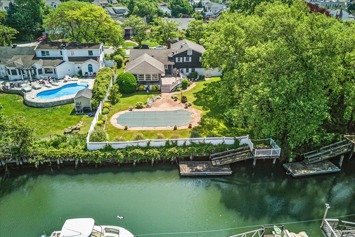 189 Blackheath Road, Lido Beach, NY 11561