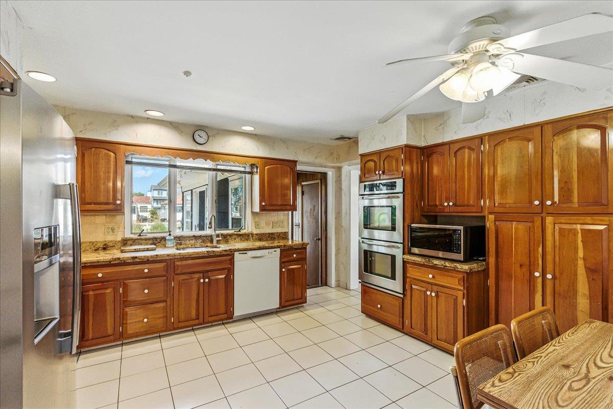 189 Blackheath Road, Lido Beach, NY 11561