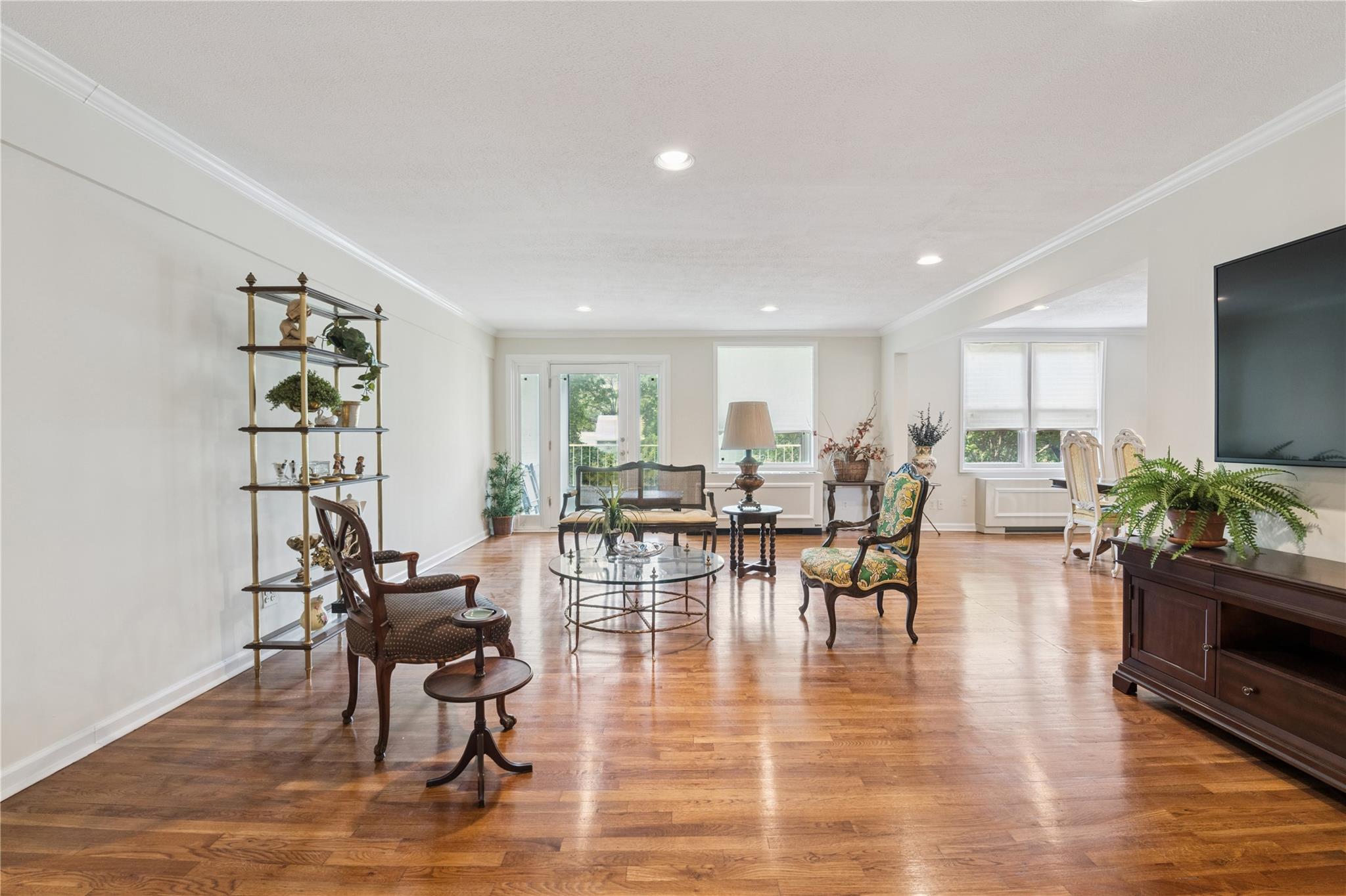 1390 Broadway # 118, Hewlett, NY 11557