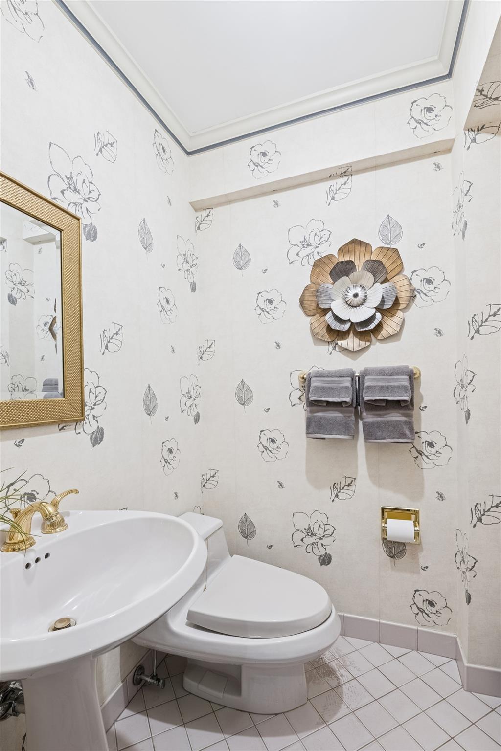 1390 Broadway # 118, Hewlett, NY 11557