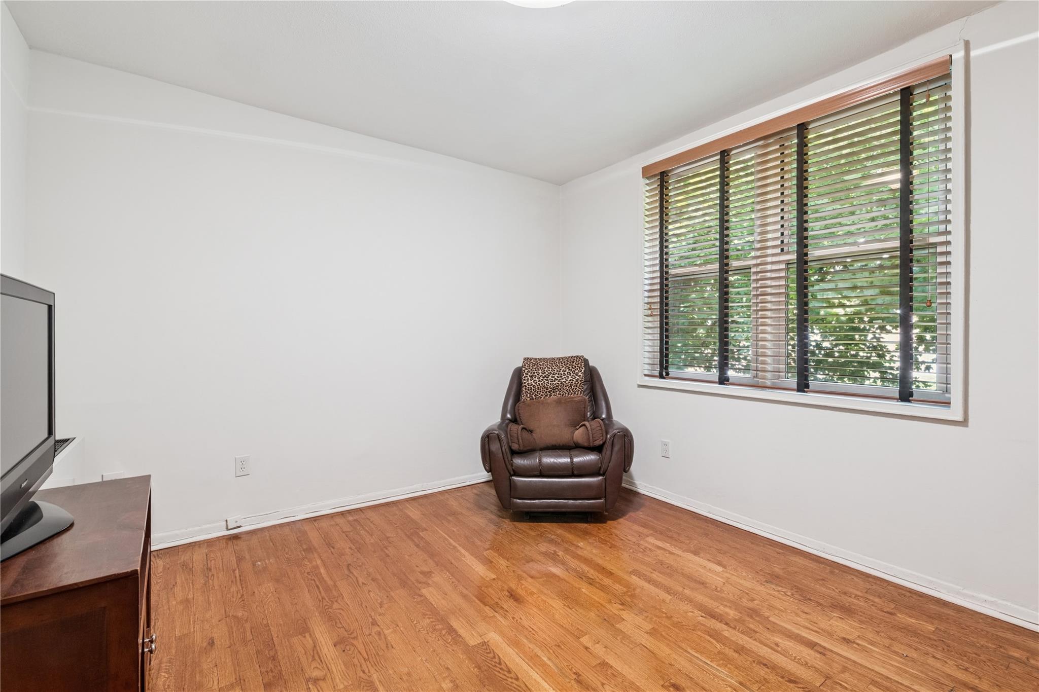 1390 Broadway # 118, Hewlett, NY 11557