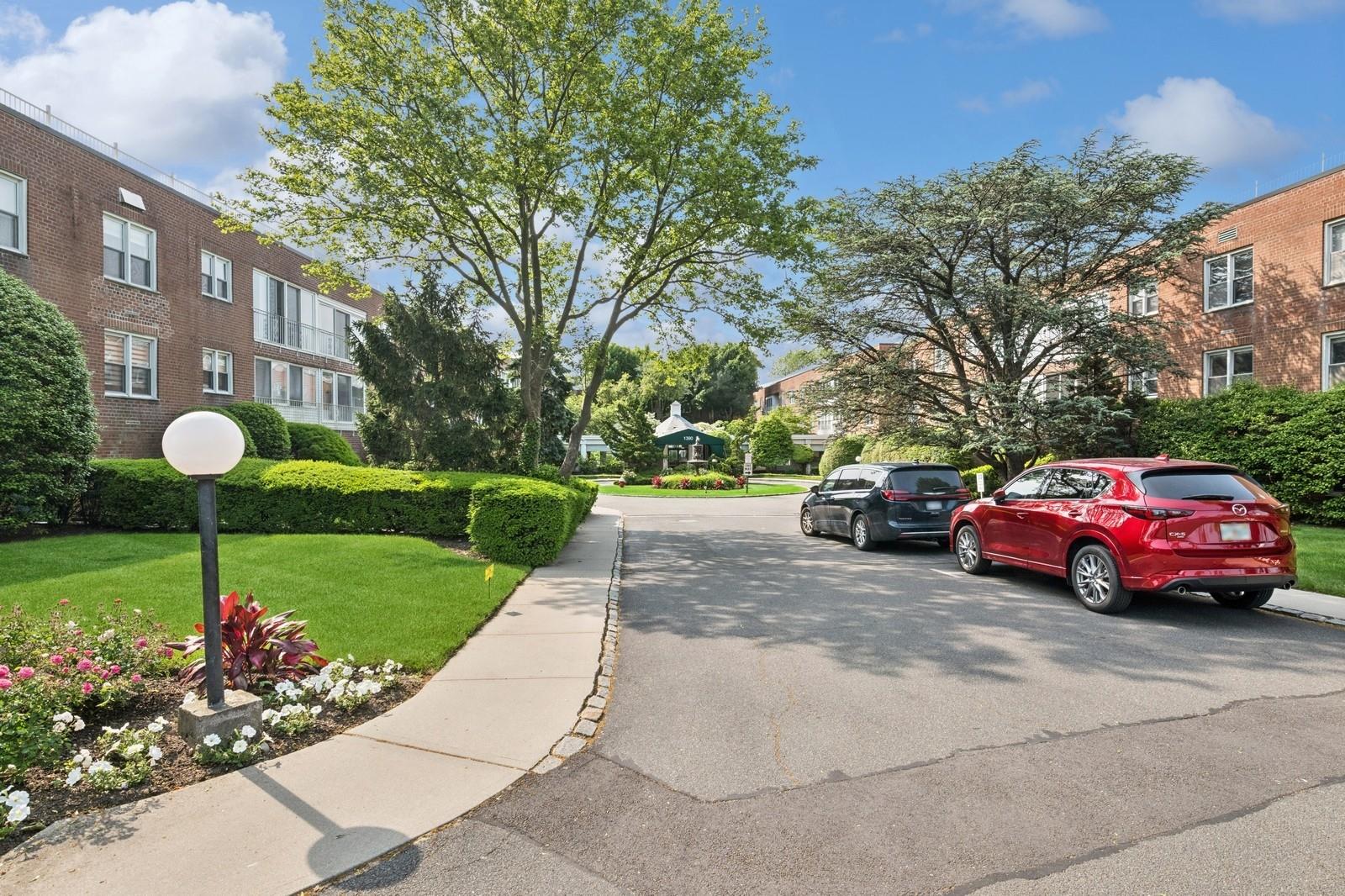 1390 Broadway # 118, Hewlett, NY 11557