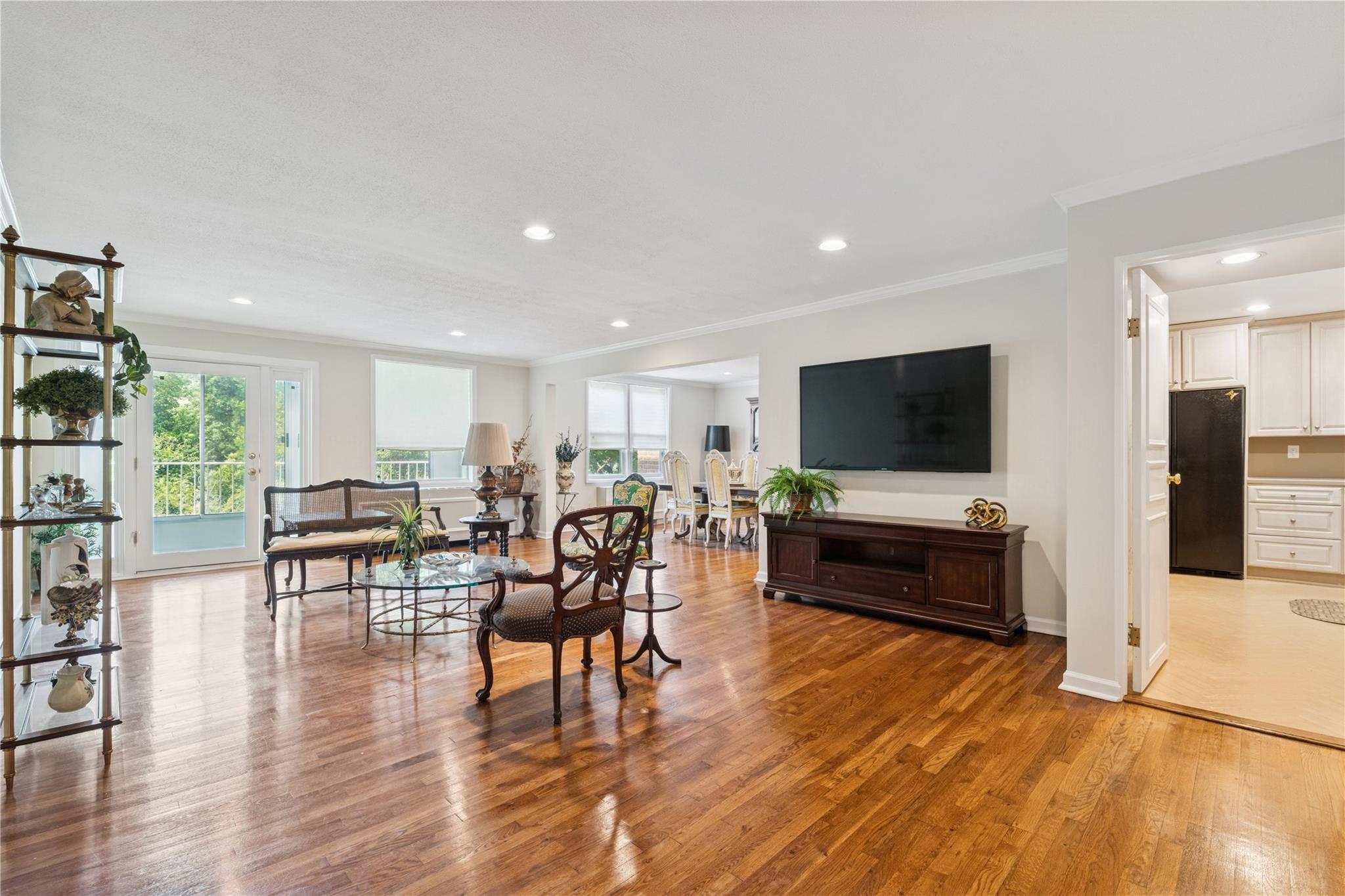 1390 Broadway # 118, Hewlett, NY 11557