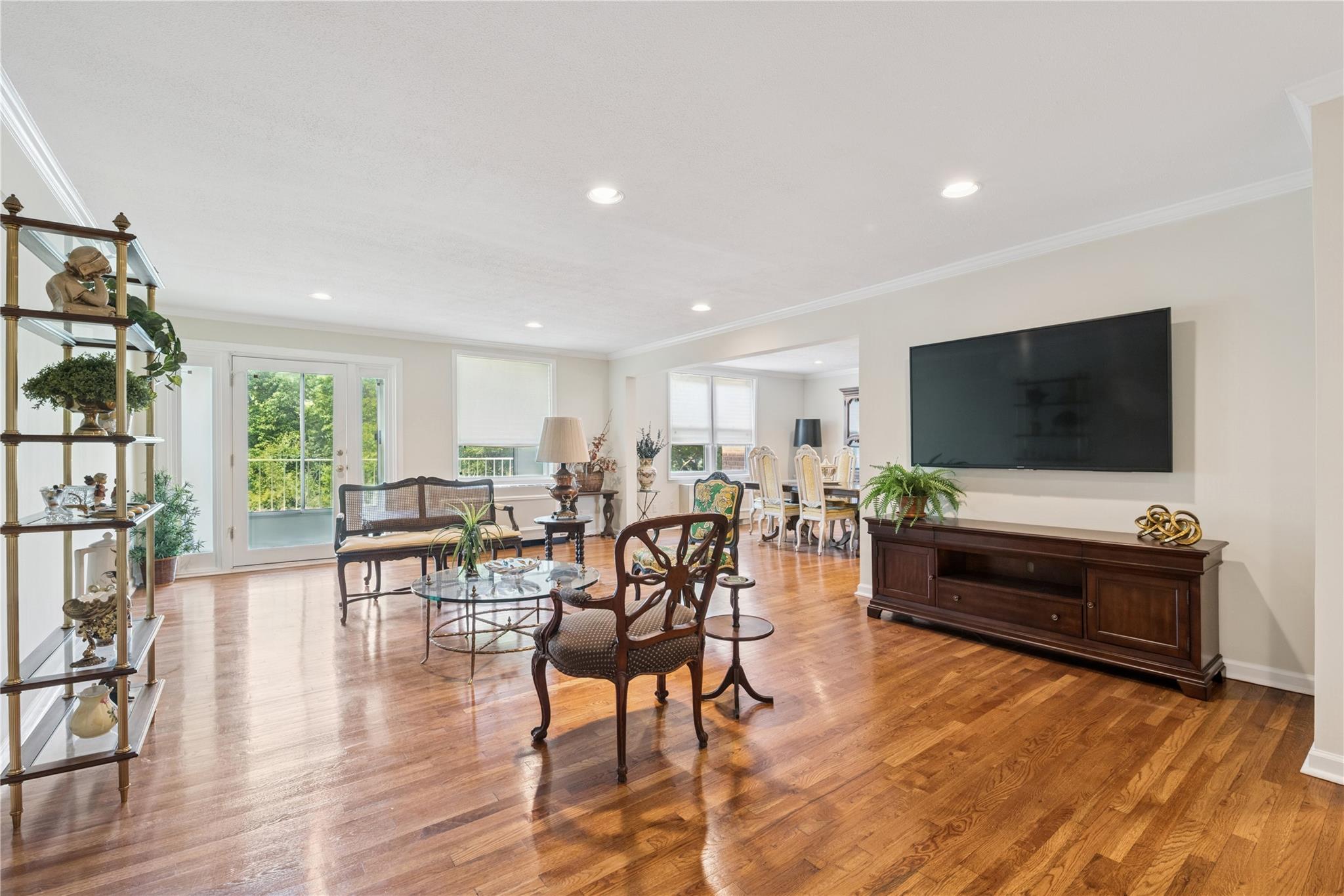 1390 Broadway # 118, Hewlett, NY 11557