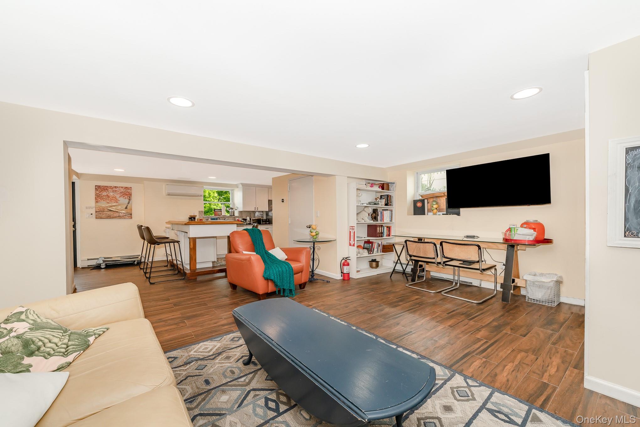 136 Wardwell Road, Mineola, NY 11501