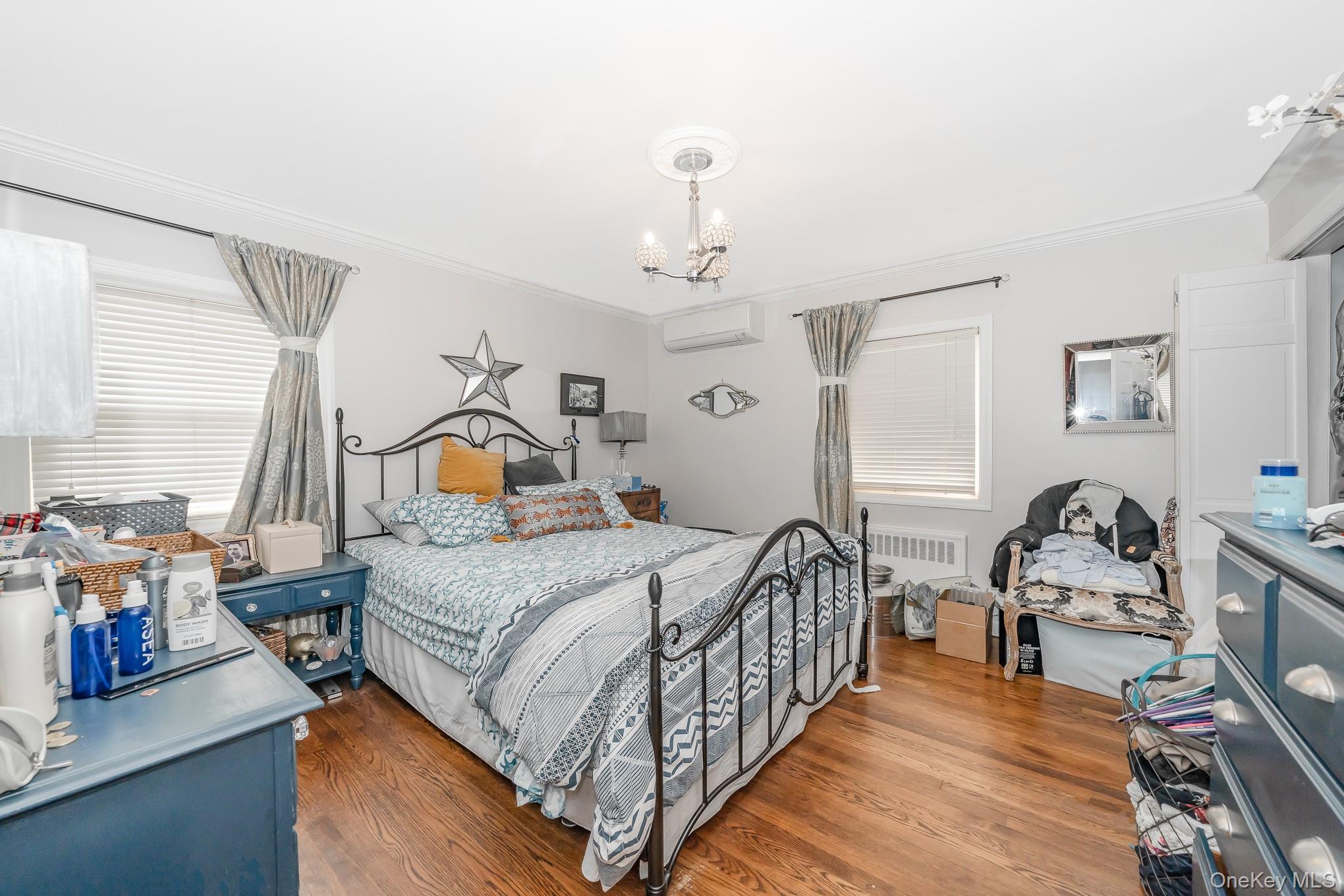 136 Wardwell Road, Mineola, NY 11501