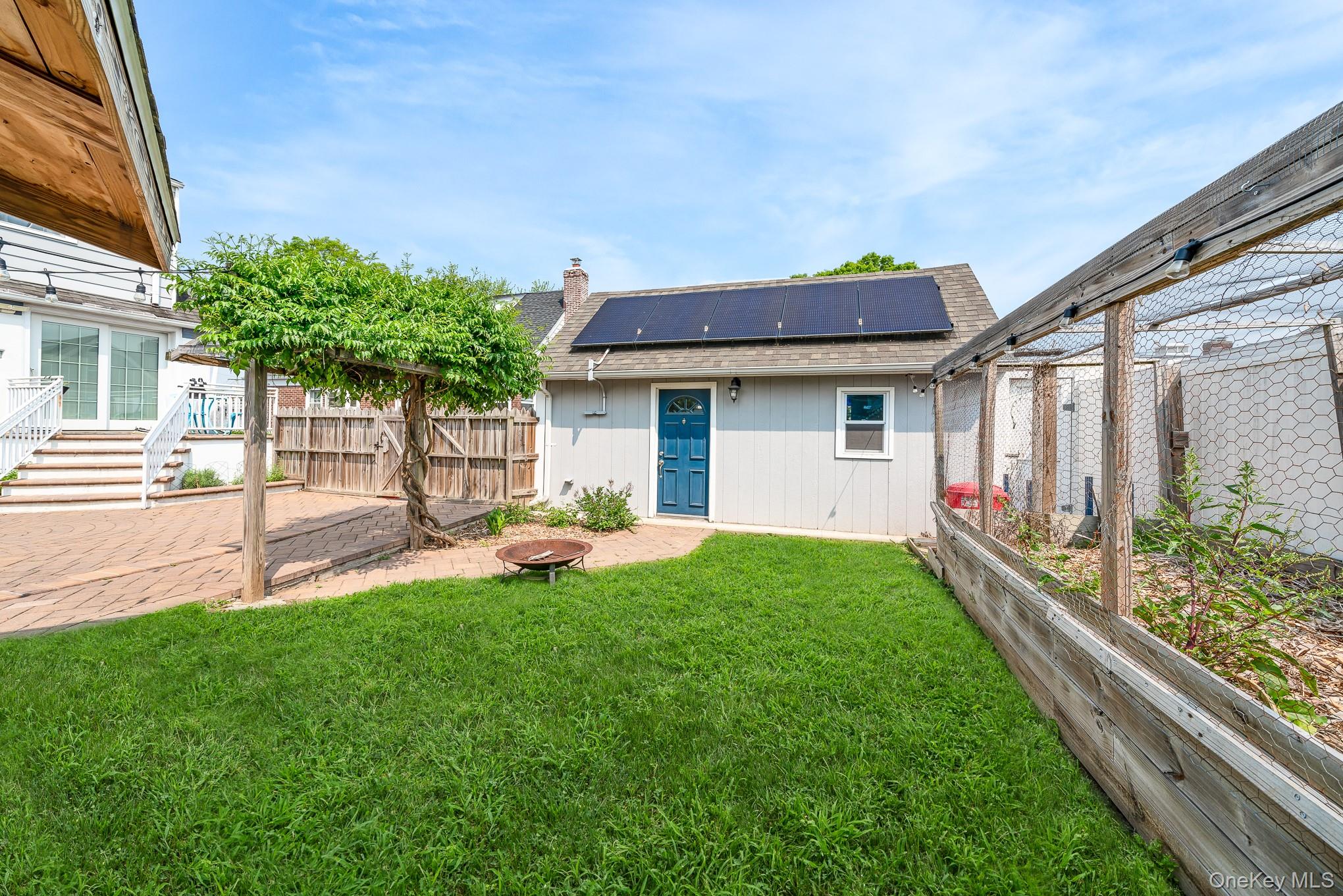 136 Wardwell Road, Mineola, NY 11501