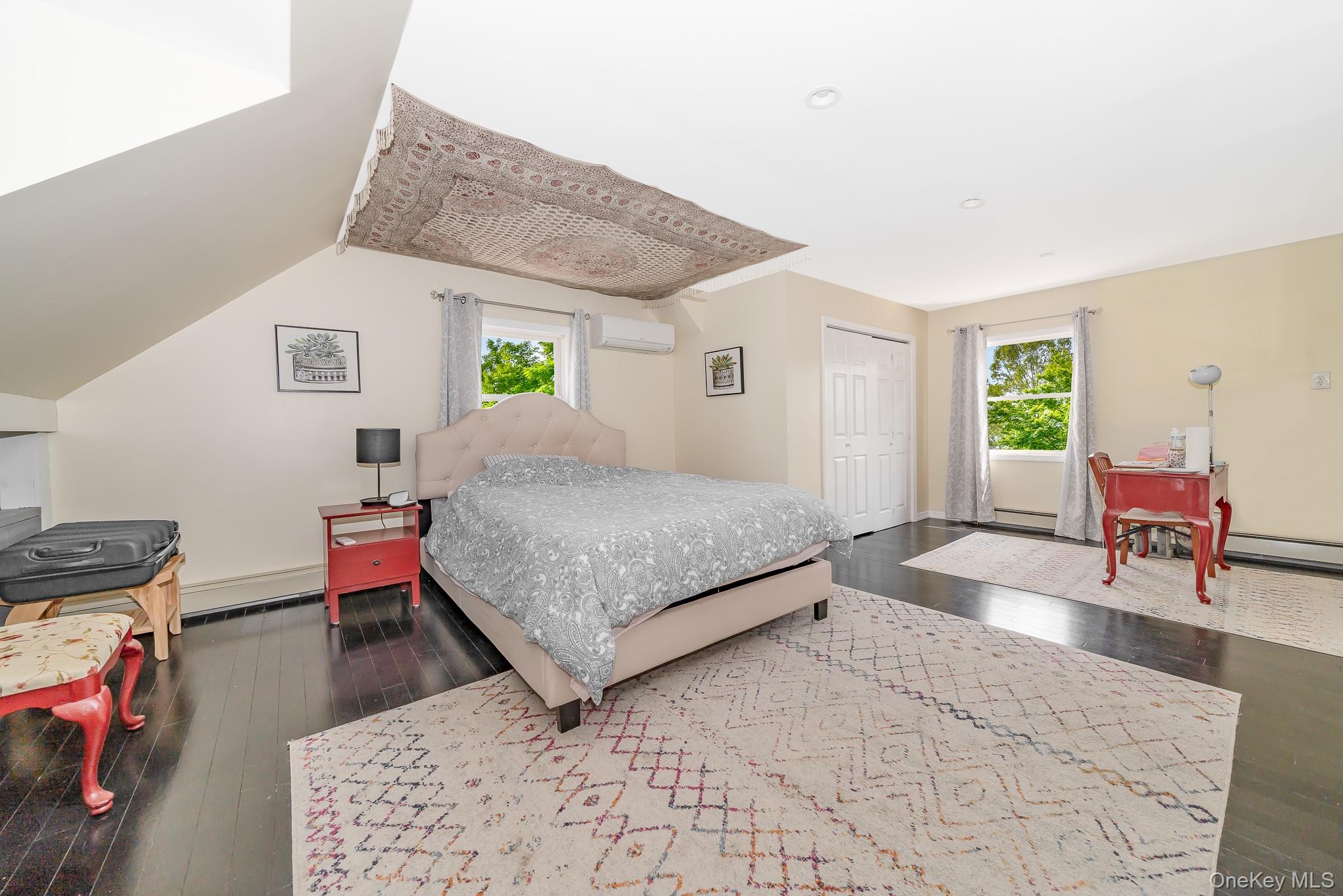 136 Wardwell Road, Mineola, NY 11501