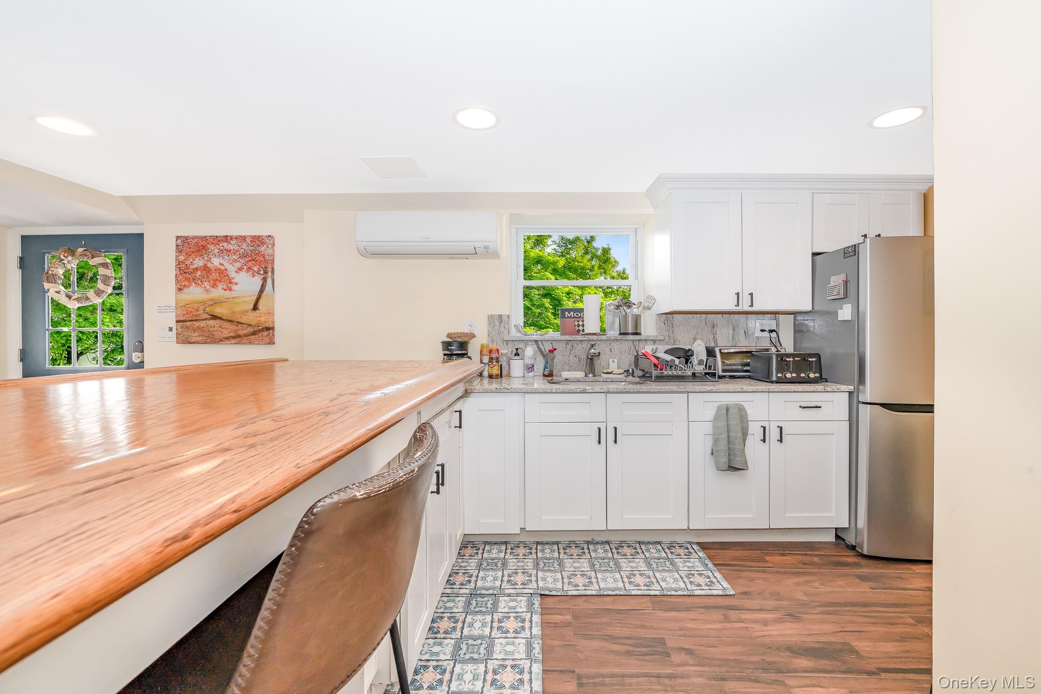 136 Wardwell Road, Mineola, NY 11501