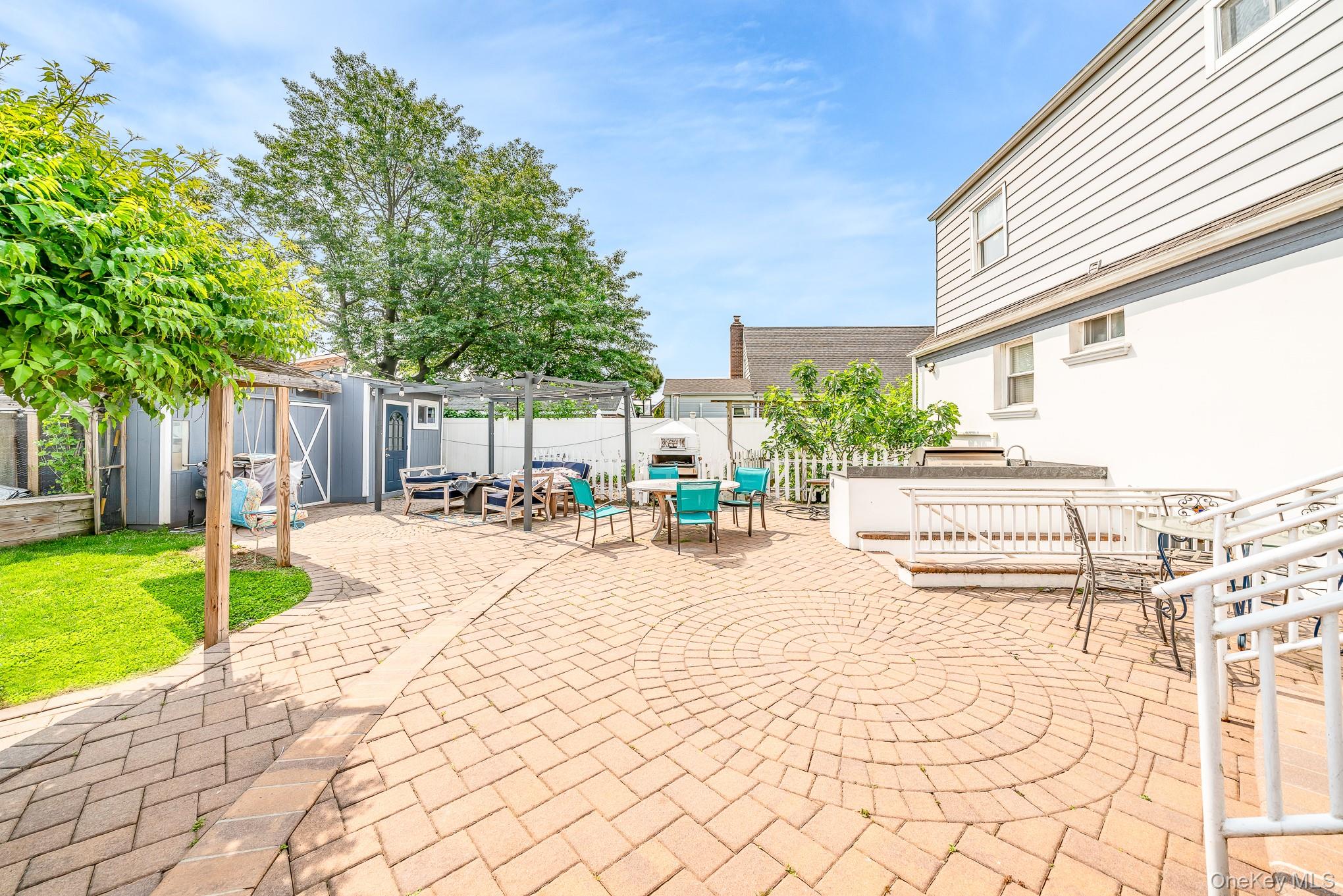 136 Wardwell Road, Mineola, NY 11501