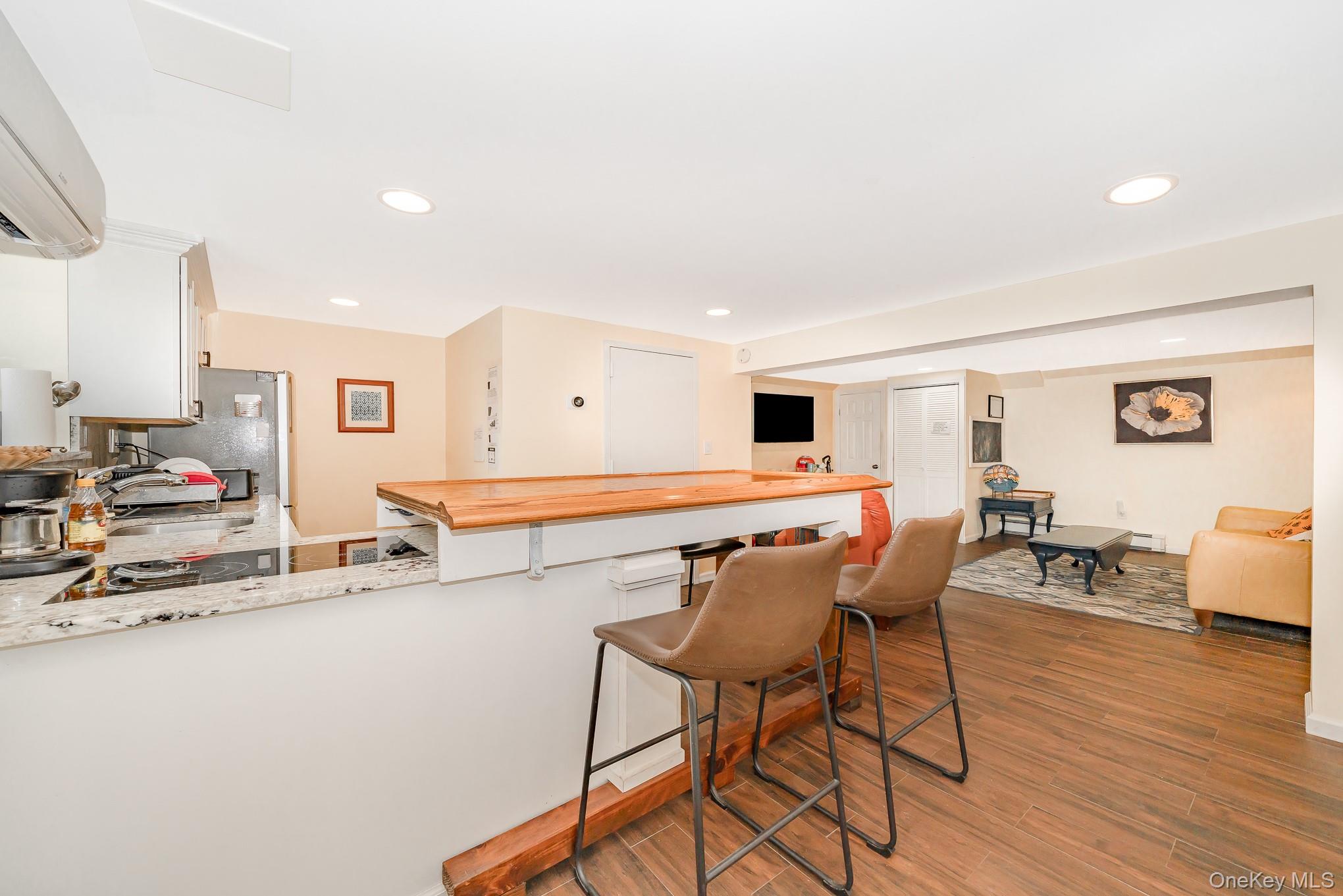 136 Wardwell Road, Mineola, NY 11501