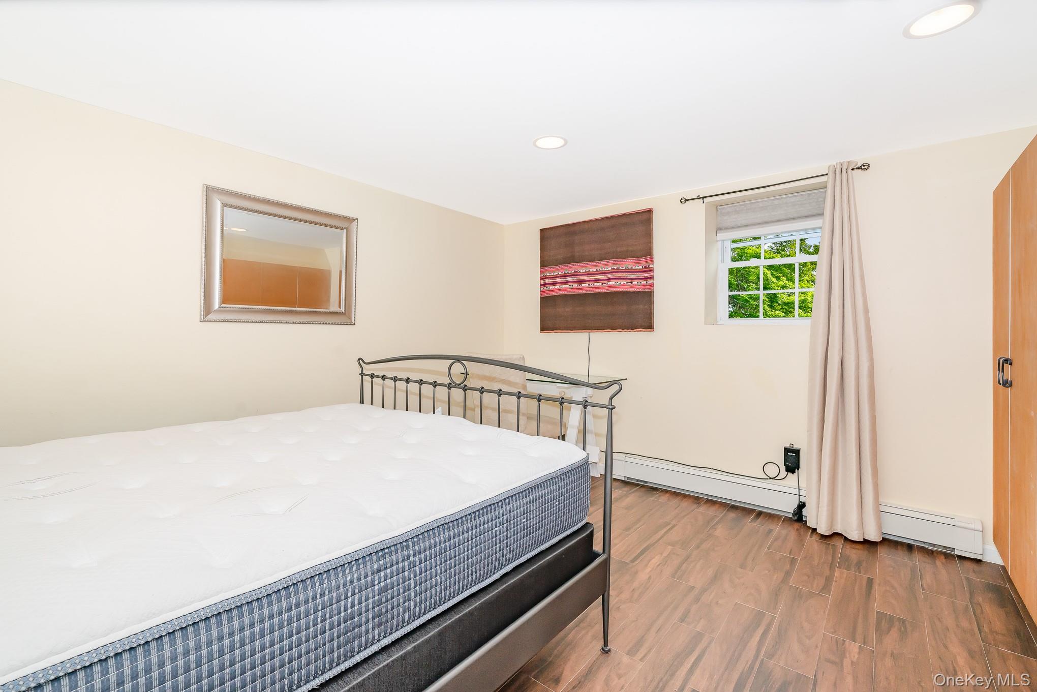 136 Wardwell Road, Mineola, NY 11501