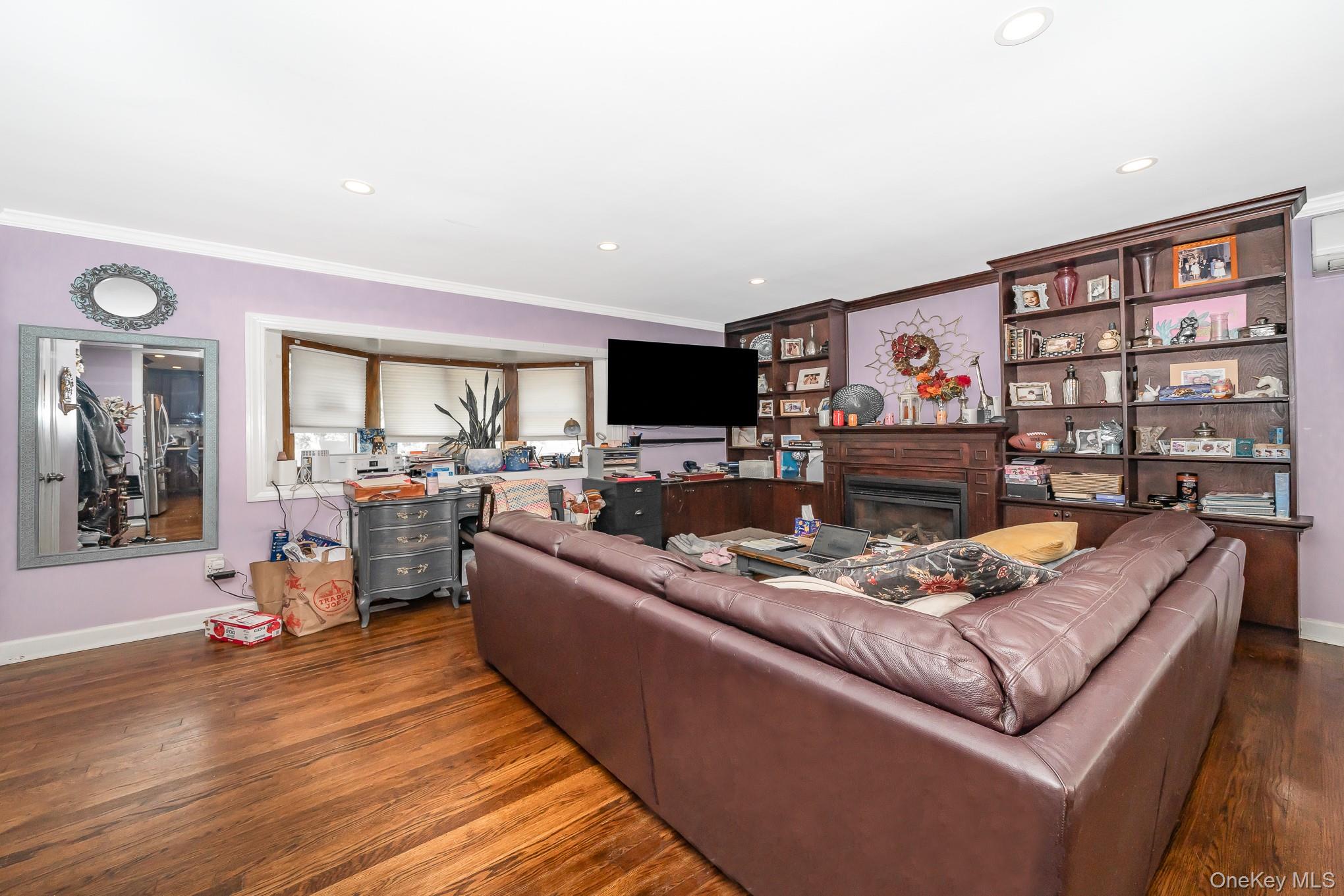 136 Wardwell Road, Mineola, NY 11501