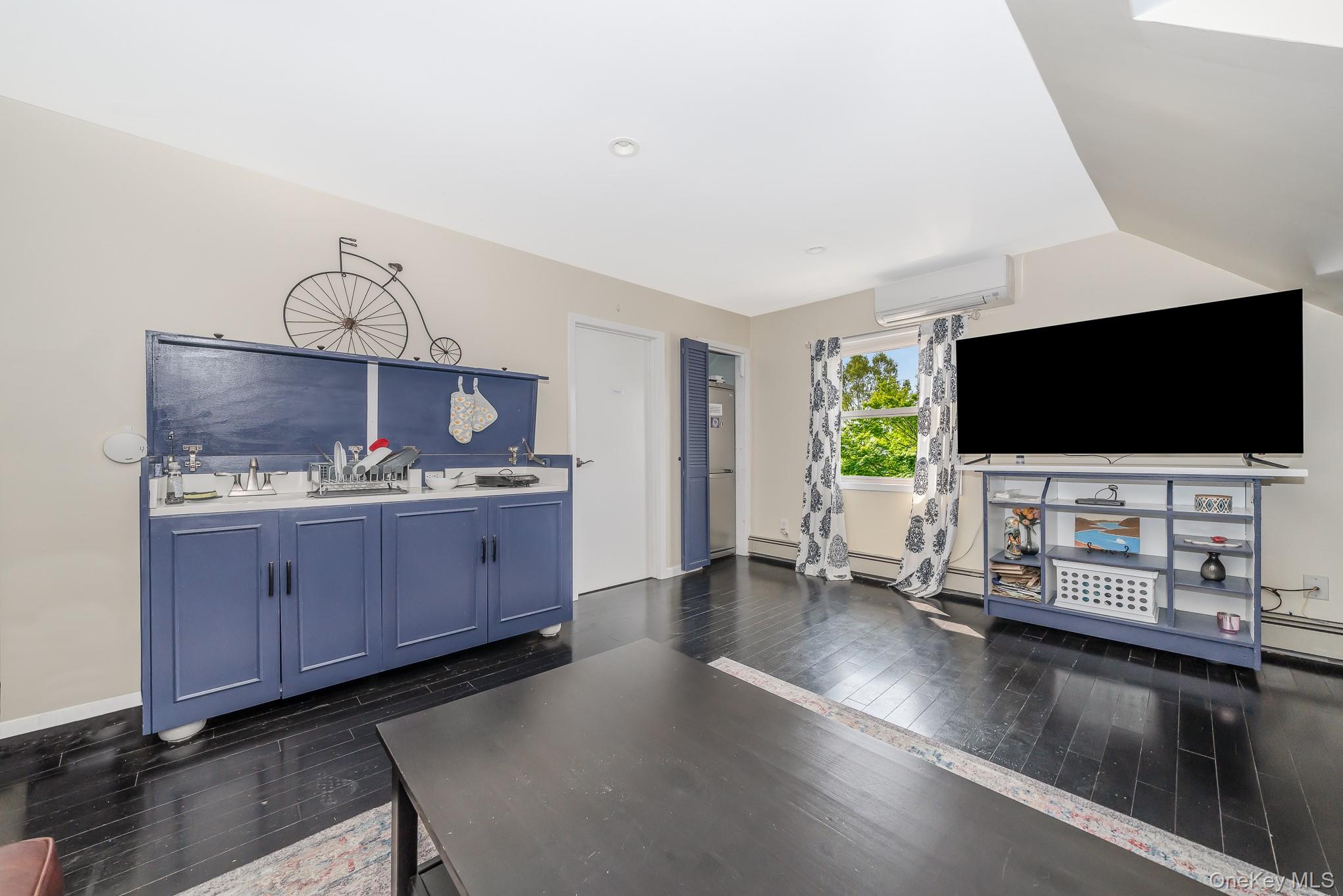 136 Wardwell Road, Mineola, NY 11501