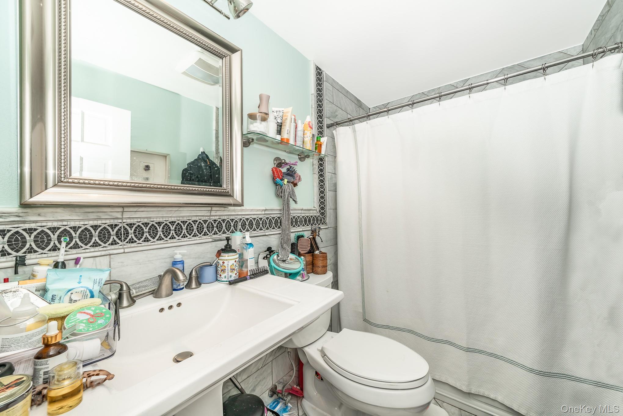 136 Wardwell Road, Mineola, NY 11501