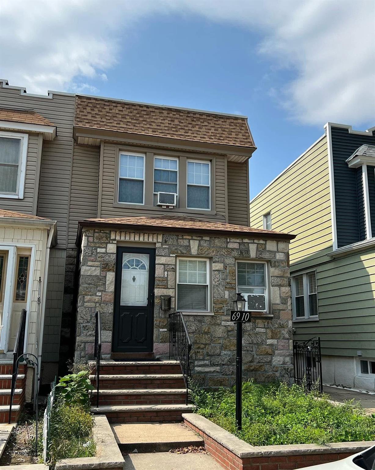 6910 68th Street, Glendale, NY 11385