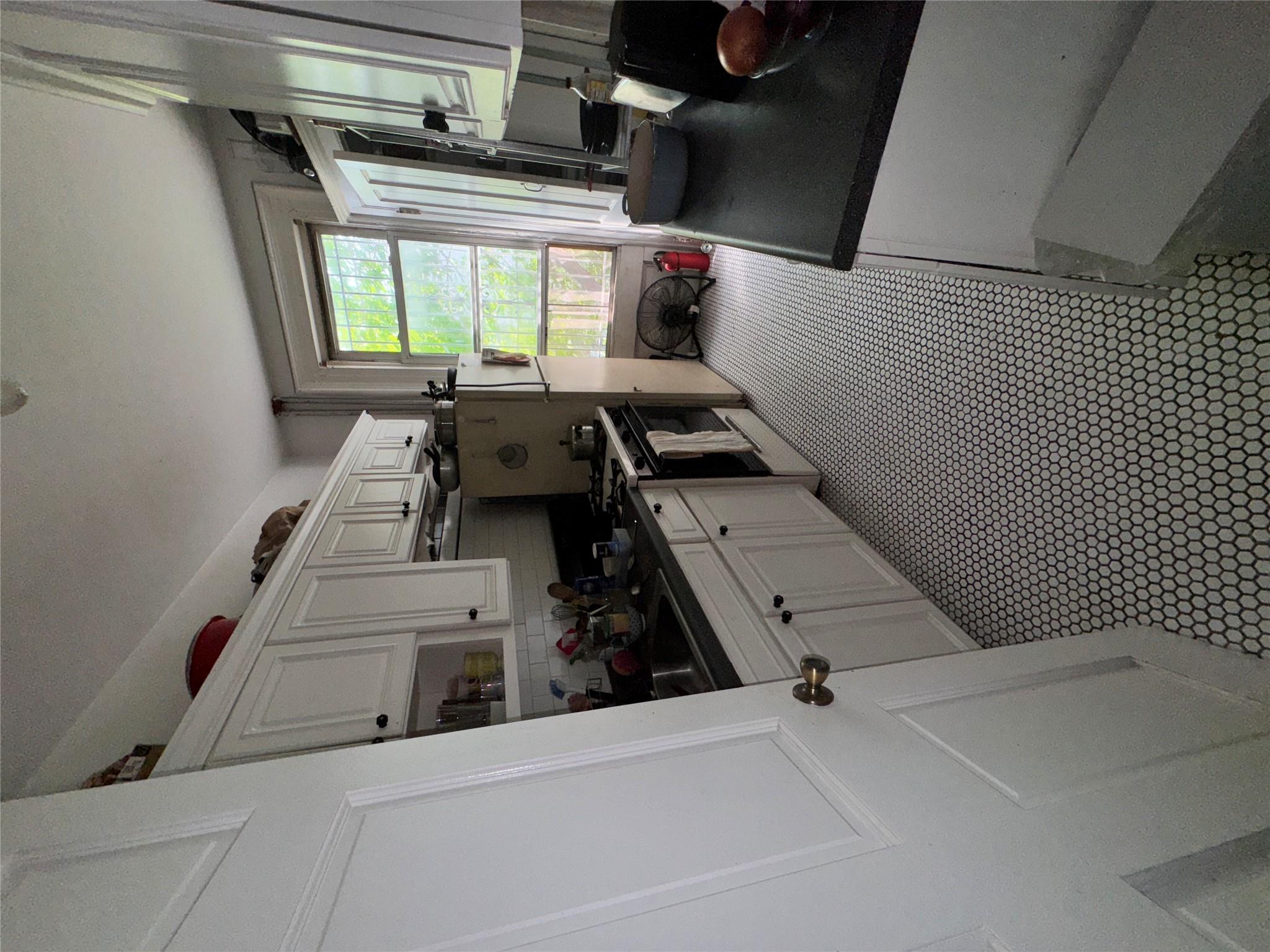 21 Jefferson Street, Brooklyn, NY 11206