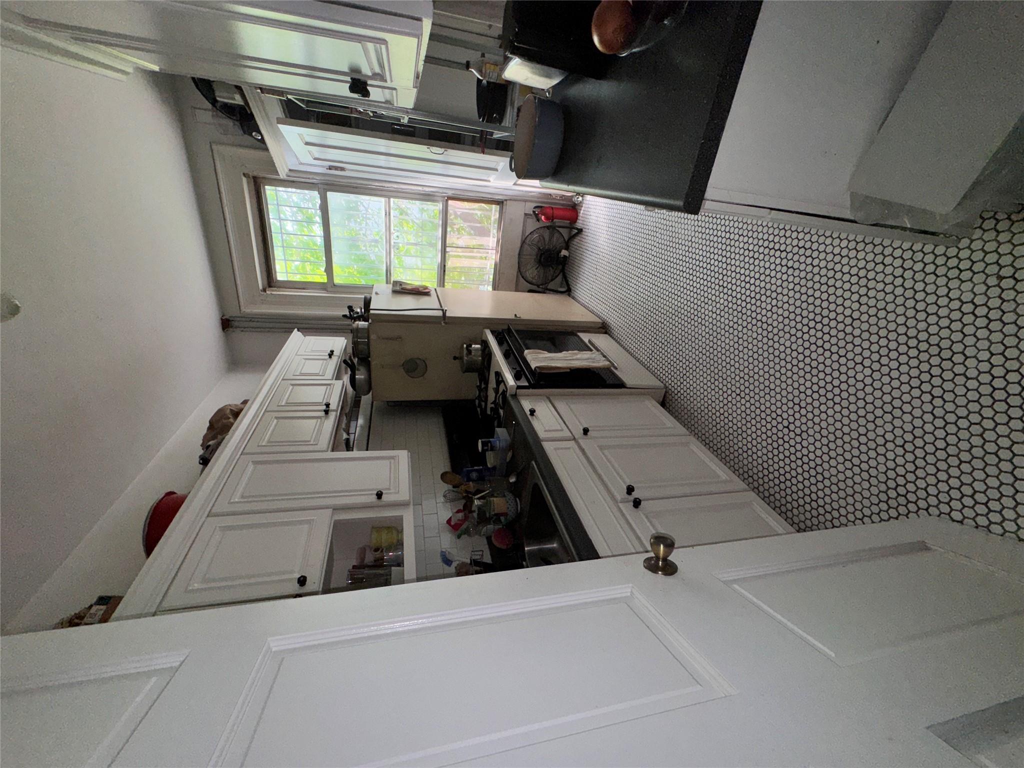 21 Jefferson Street, Brooklyn, NY 11206