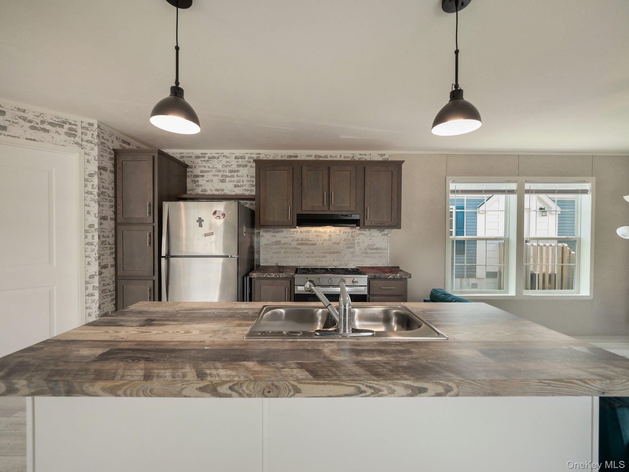 13 Windward Wy, Stony Point, NY 10980