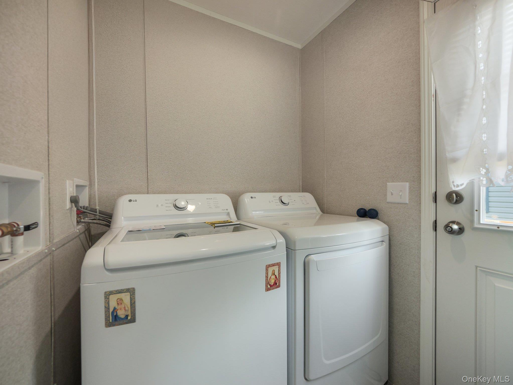 13 Windward Wy, Stony Point, NY 10980