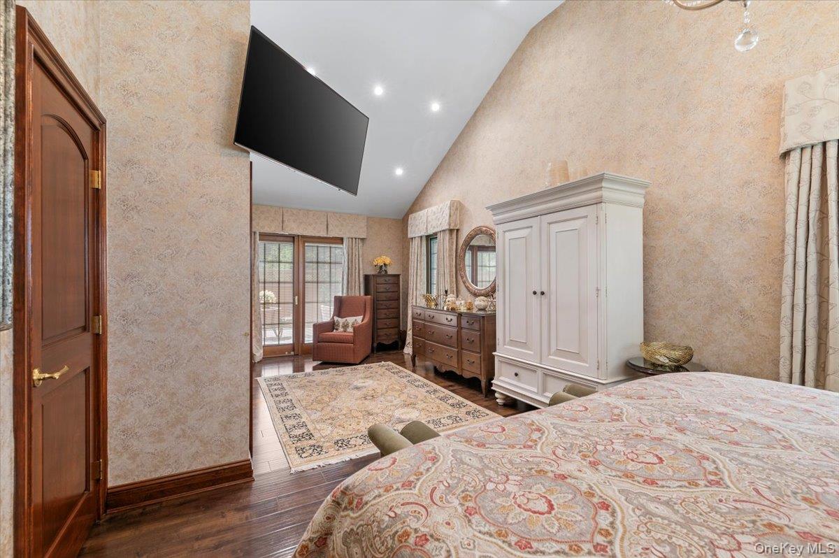 105 Sunrise Lane, Levittown, NY 11756