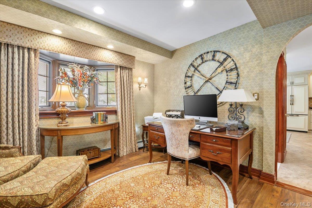 105 Sunrise Lane, Levittown, NY 11756